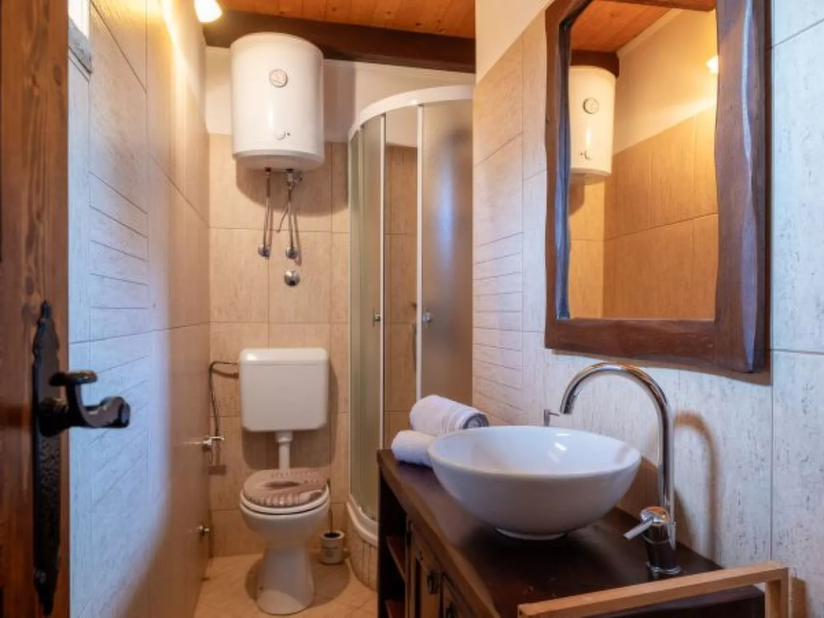 Stone villa Tea with pool - Image-tags.info