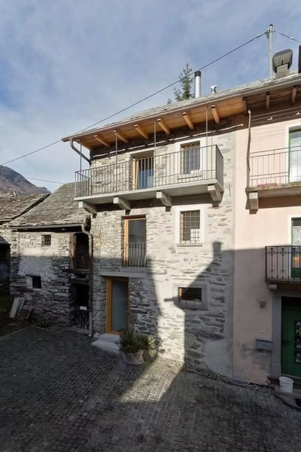 Rustico di vacanza nel nucleo di Moghegno - Draußen