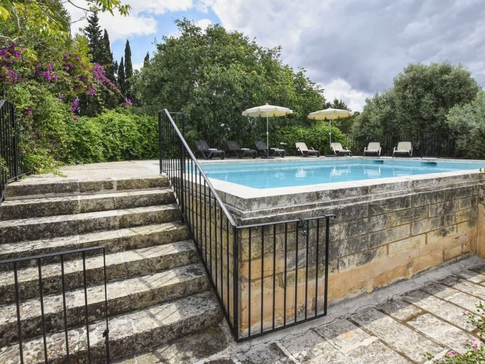 Ferienvilla mit privatem Pool - Draußen