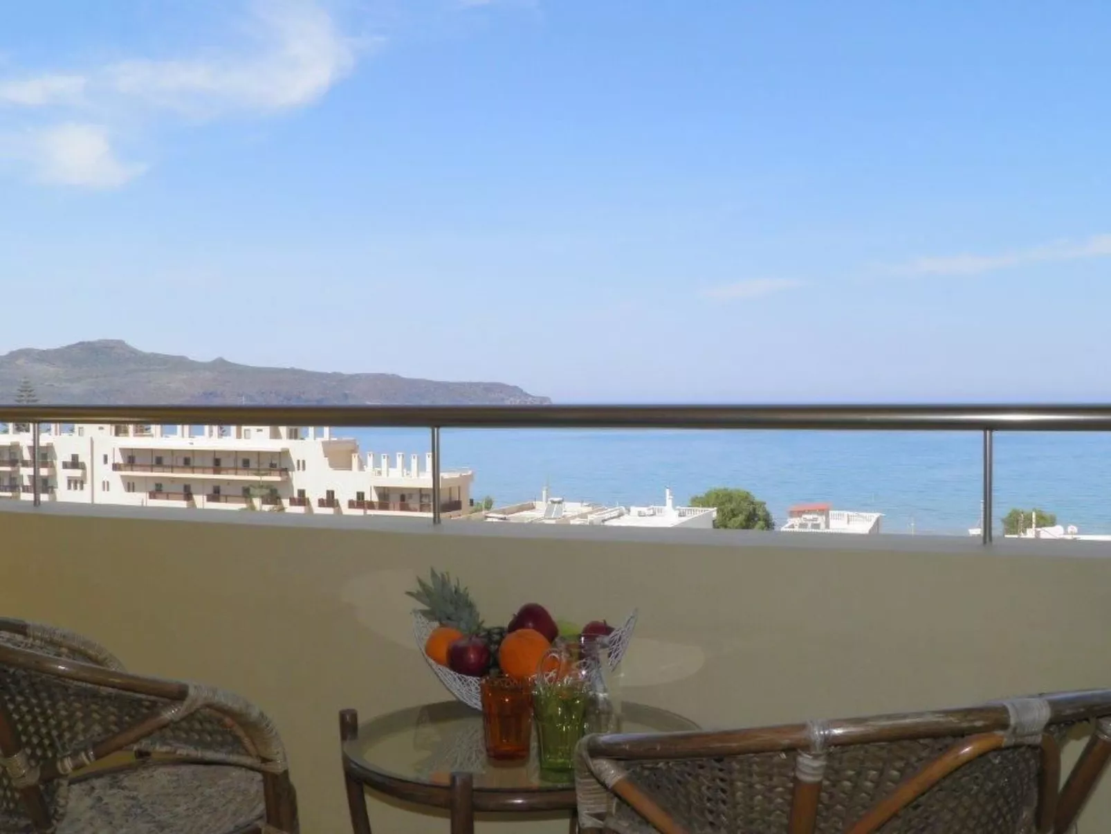 Sehr geräumiges Apartment mit eigenem Pool und Whirlpool - Draußen