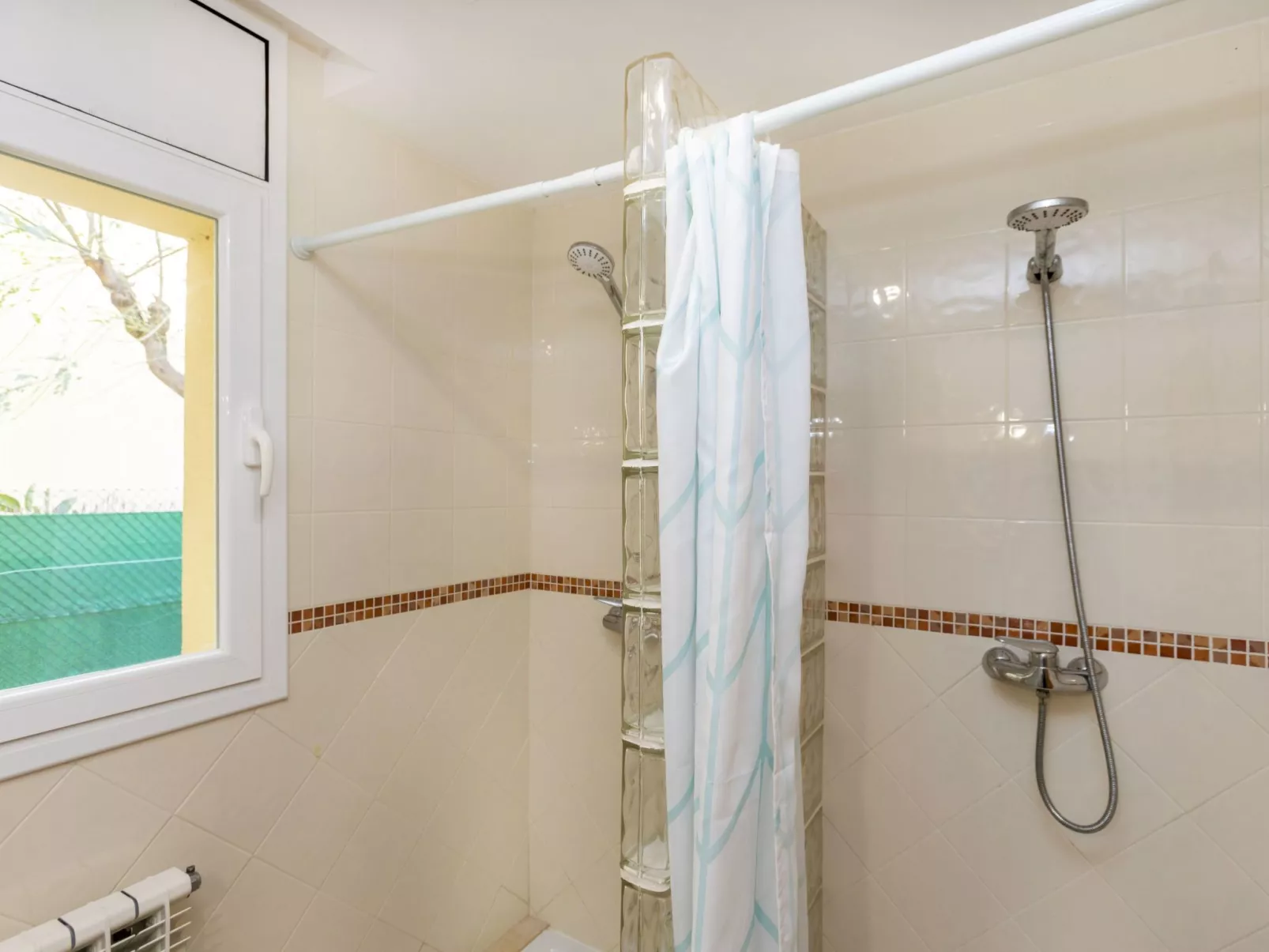 Urb Las Tres Calas - Drinnen