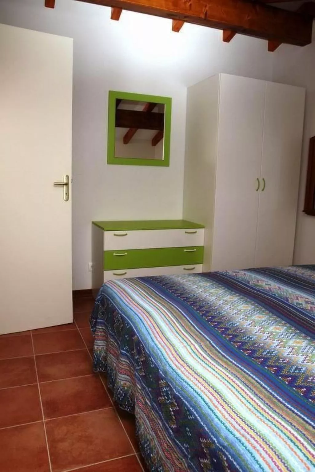 Unterkunft mit Terrasse, AC, Gemeinschaftspool - Inside