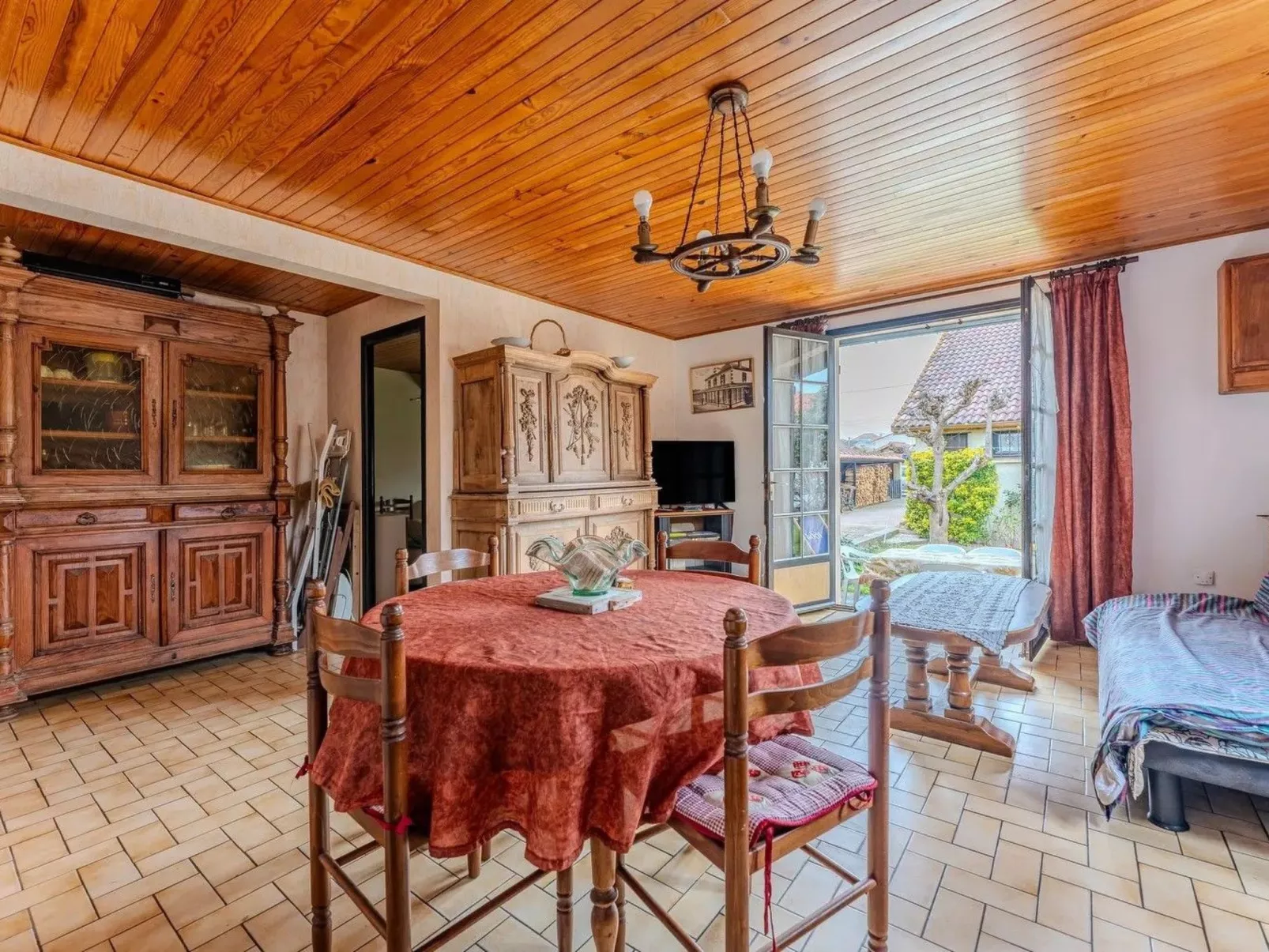 Ideal gelegenes Haus in ruhiger Lage - Dedans