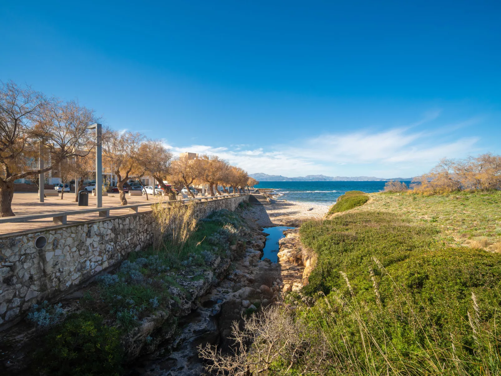 Vista Mar i Muntanya - Outside