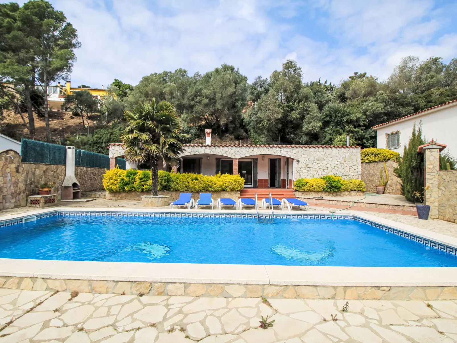 Roca Mas Mato - Draußen