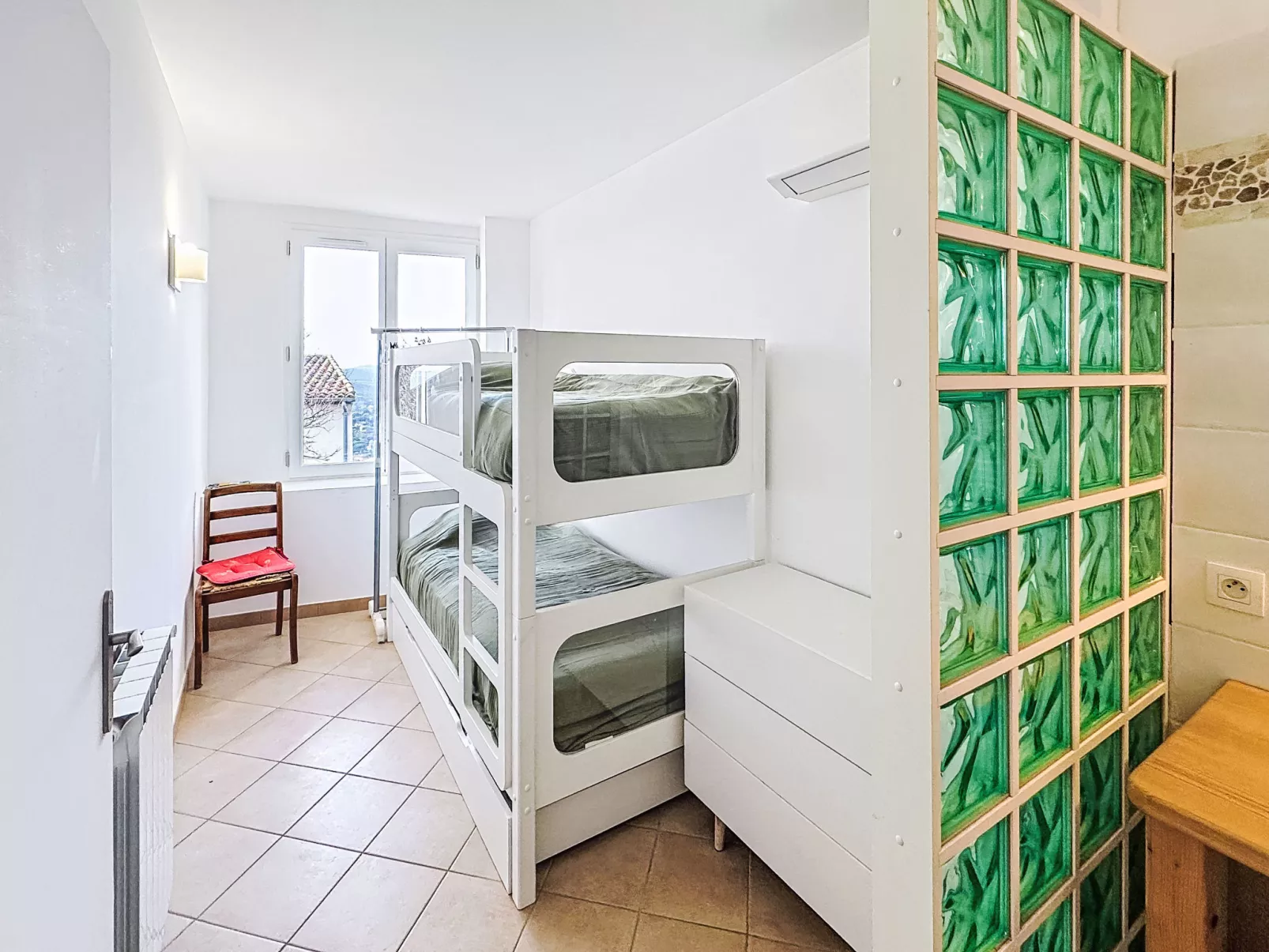 Les Amandiers - Inside