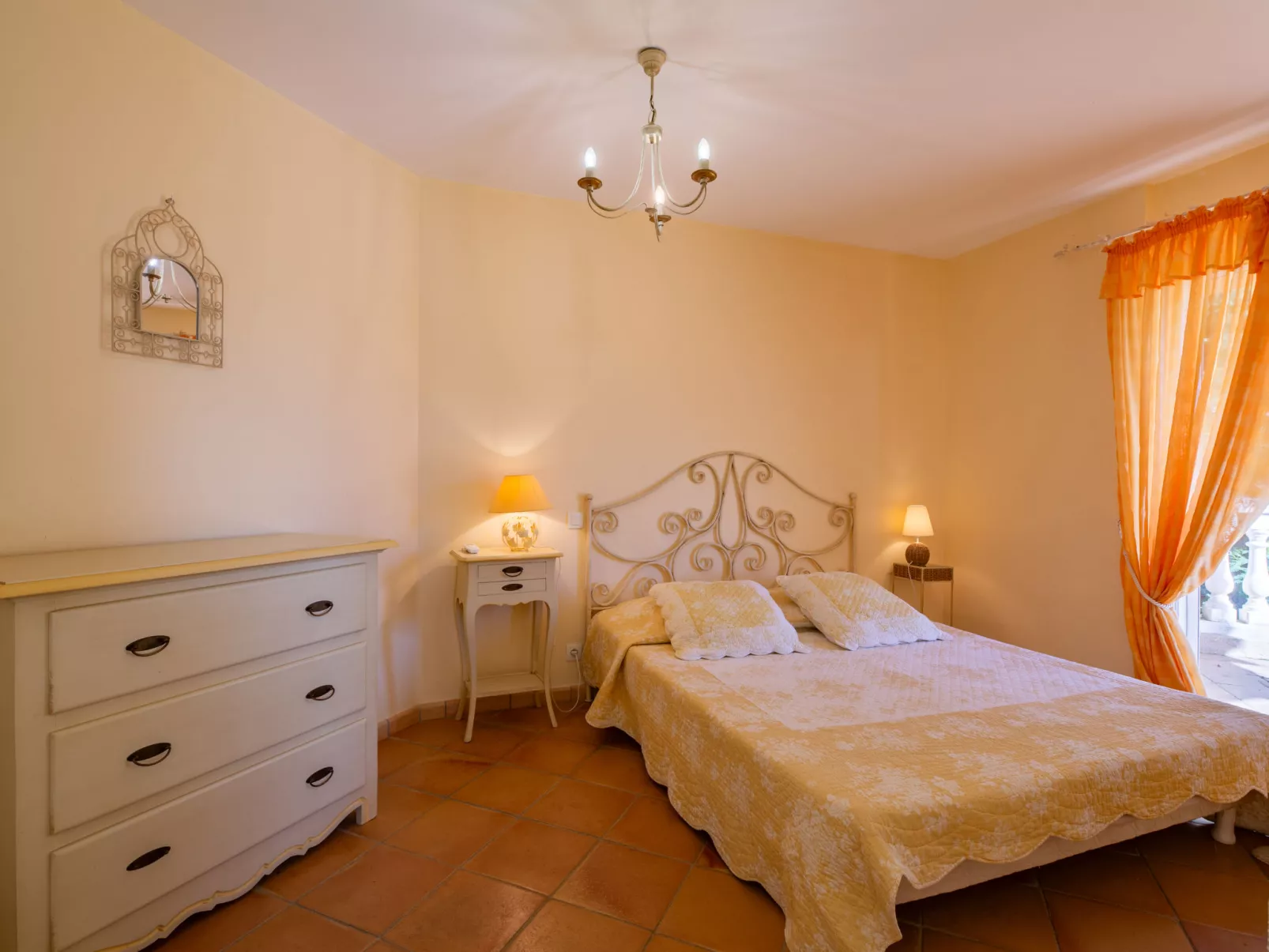 La Figuière - Inside