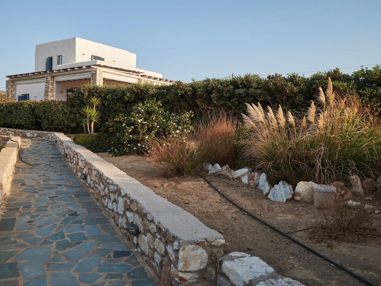 Große, komfortable Pool-Villa, Strand zu Fuß erreichbar - Draußen