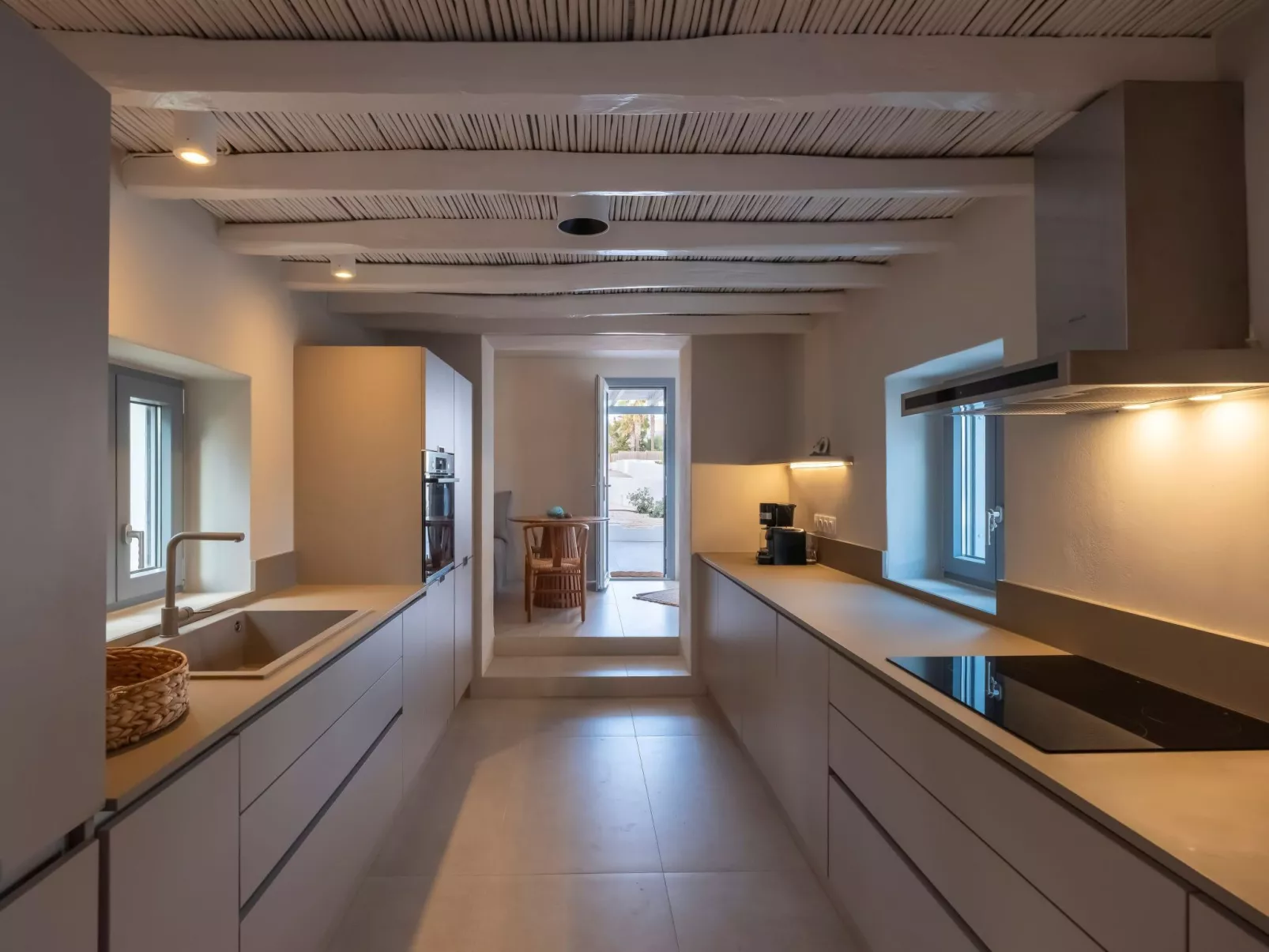 Sunset Gypsy stilvolles modernes Dorfhaus mit Whirlpool - Drinnen