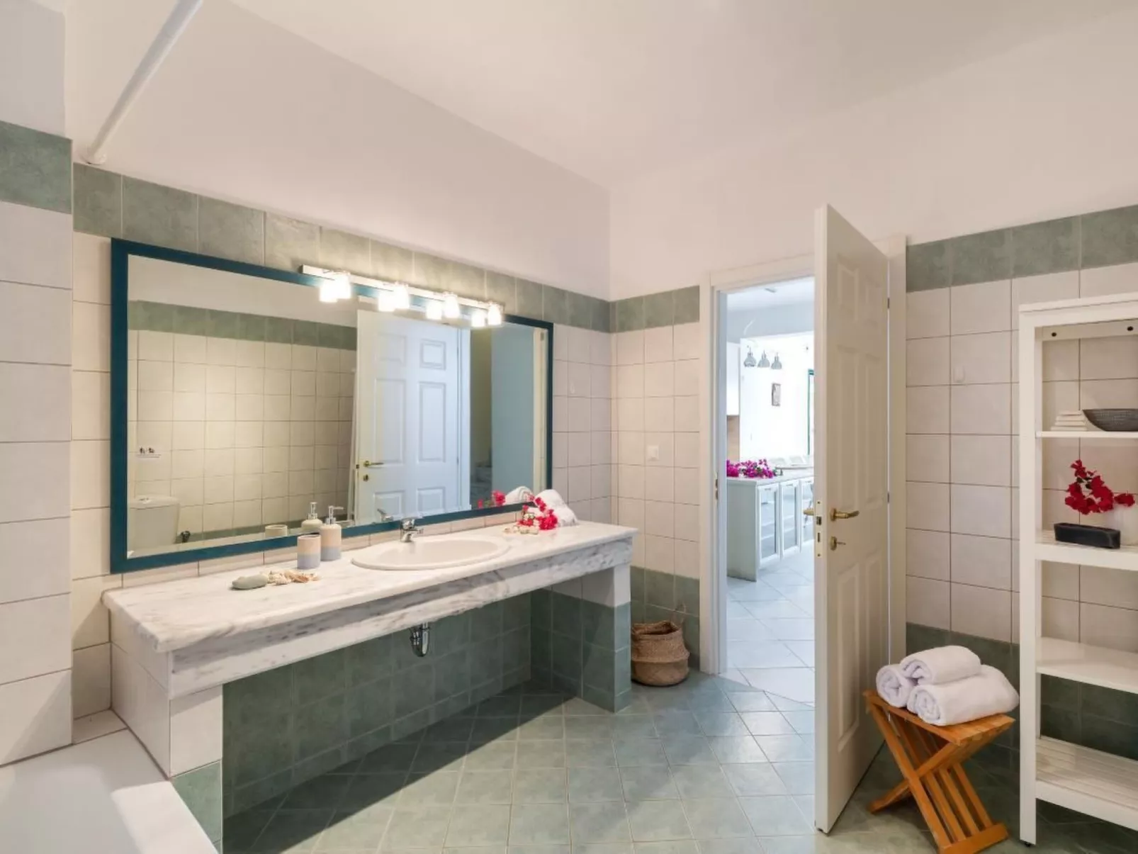 God Bacchus (God Dionysus) Villa - Inside