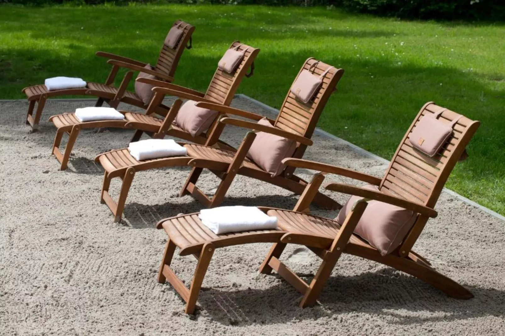 SUPERIOR DOUBLE ROOM - Gardens in summer