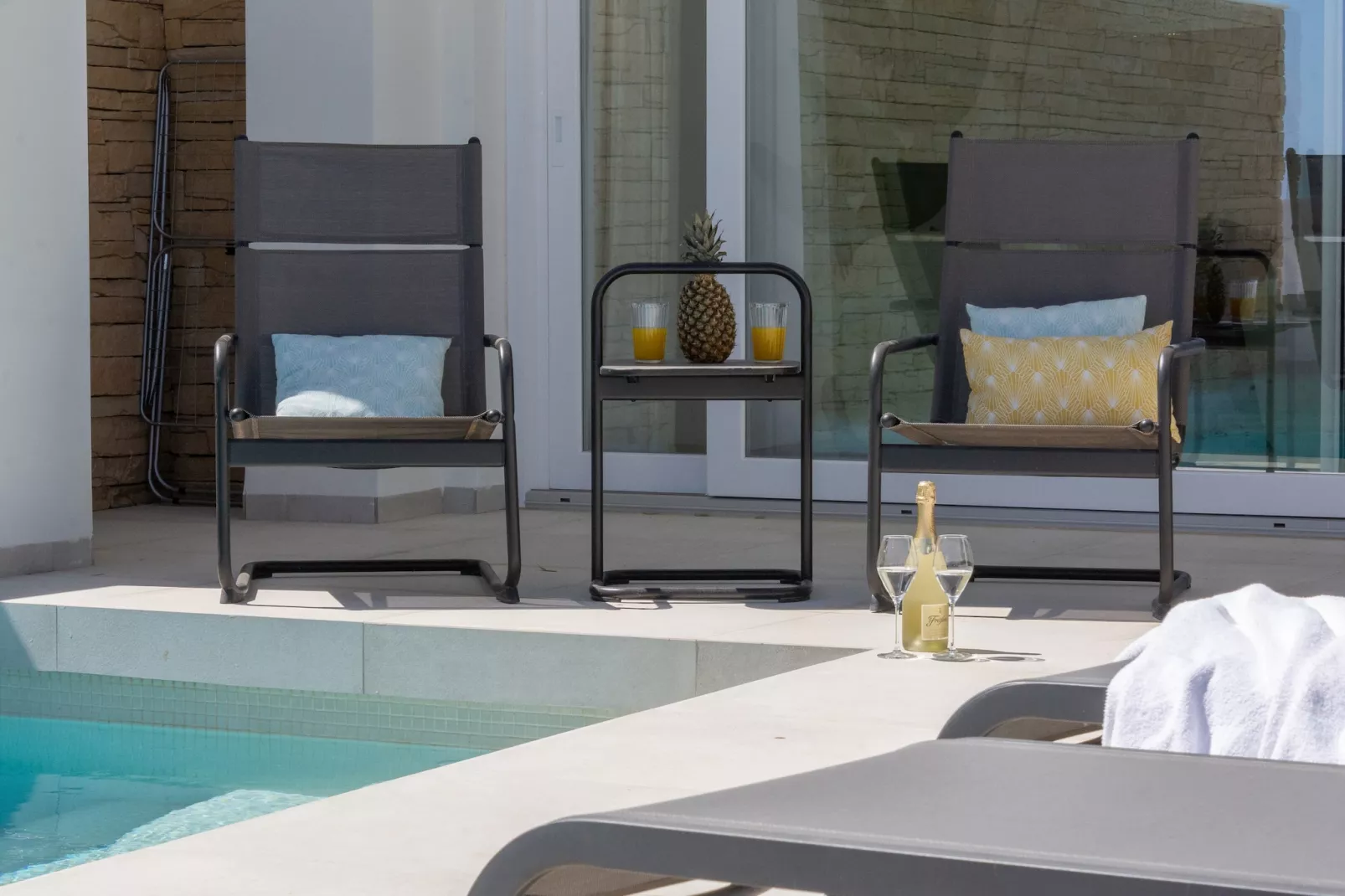 Modern Villa with Private Pool & Rooftop Terrace - Terrasse/Balkon