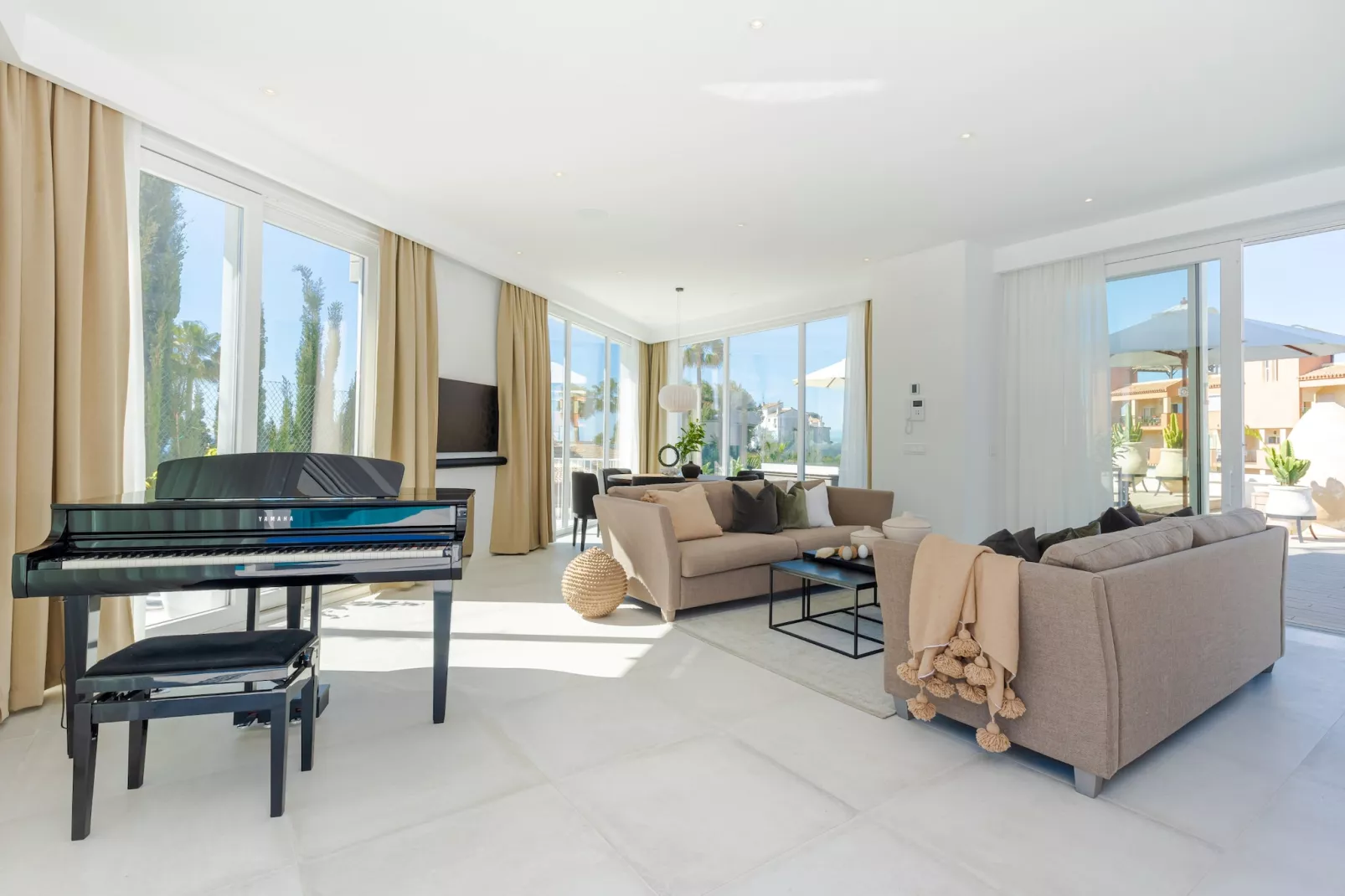 Unique & Luxurious Villa with Heated Pool! - Living room