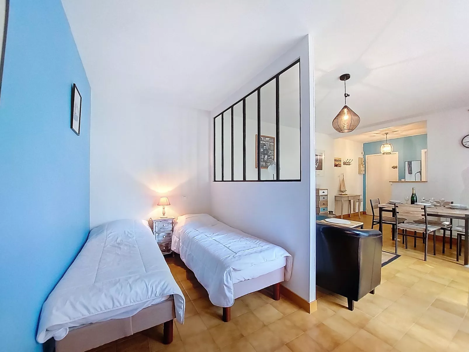 Les Ecureuils - Inside