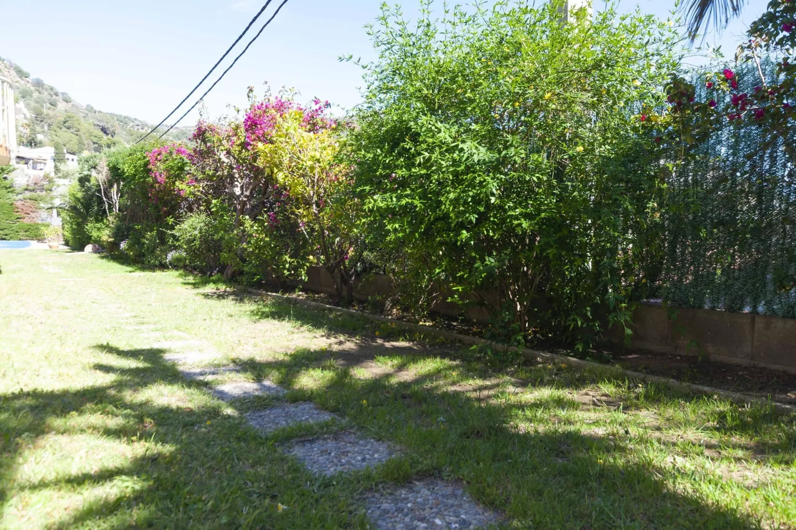 1233 VILA NEUS con piscina - Gardens in summer
