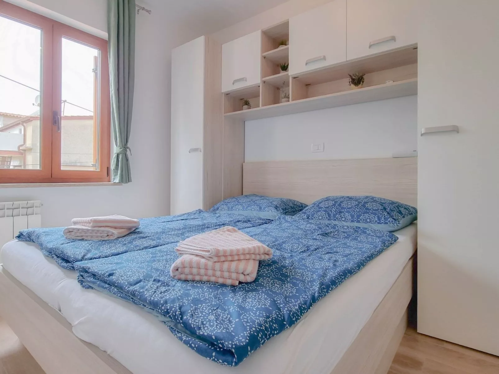 Für 4 Personen ca. 50 m&sup2; in Novigrad, Adriaküste Kroatien (Westküste von I - Dedans