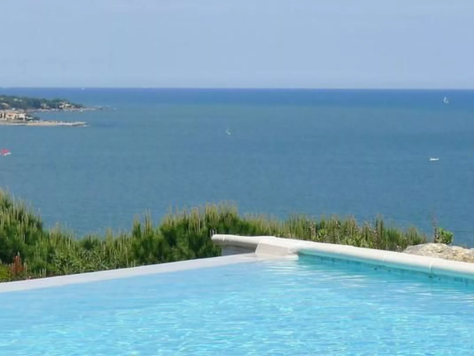 Villa in Sainte Maxime mit Sicht auf Meer - Draußen