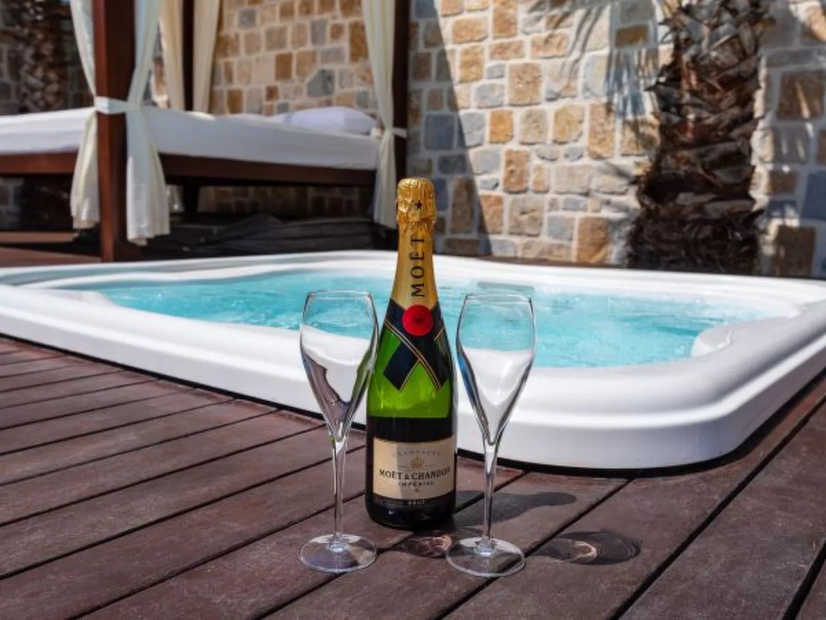 Villa Nena with heated pool, jacuzzi and sauna - Image-tags.info