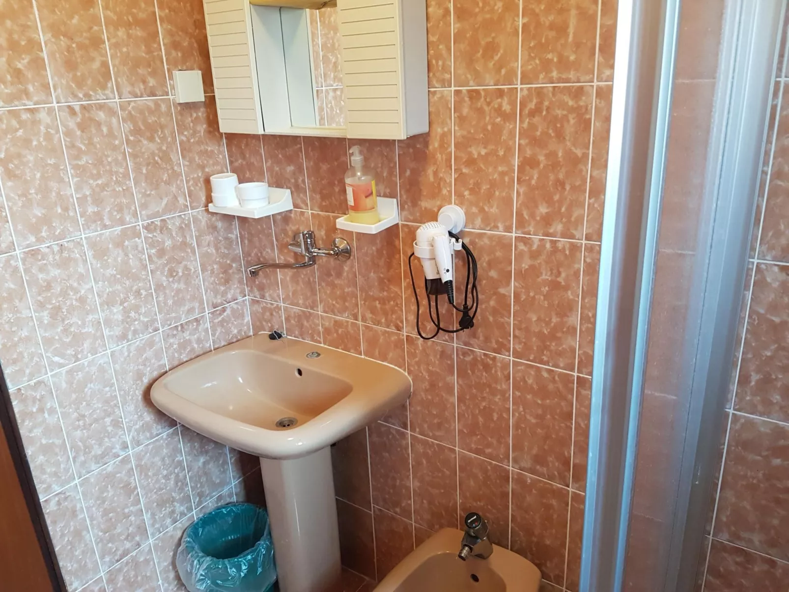 Attraktiver Standort - Dedans