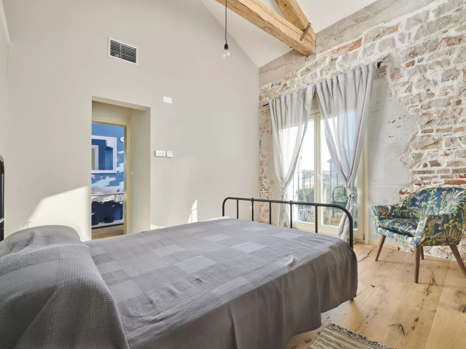 Mediterranea - Dedans