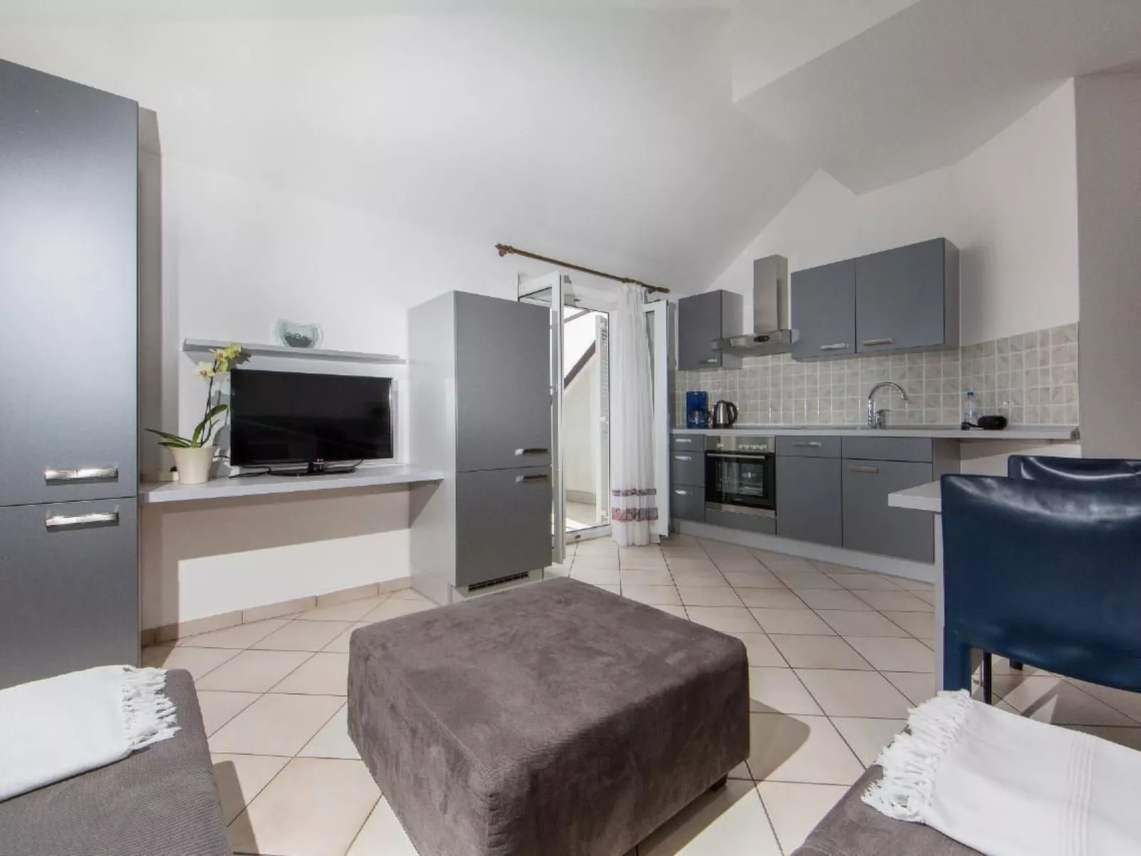 Wohnung in Pjescana Uvala mit Großer Terrasse - Image-tags.info