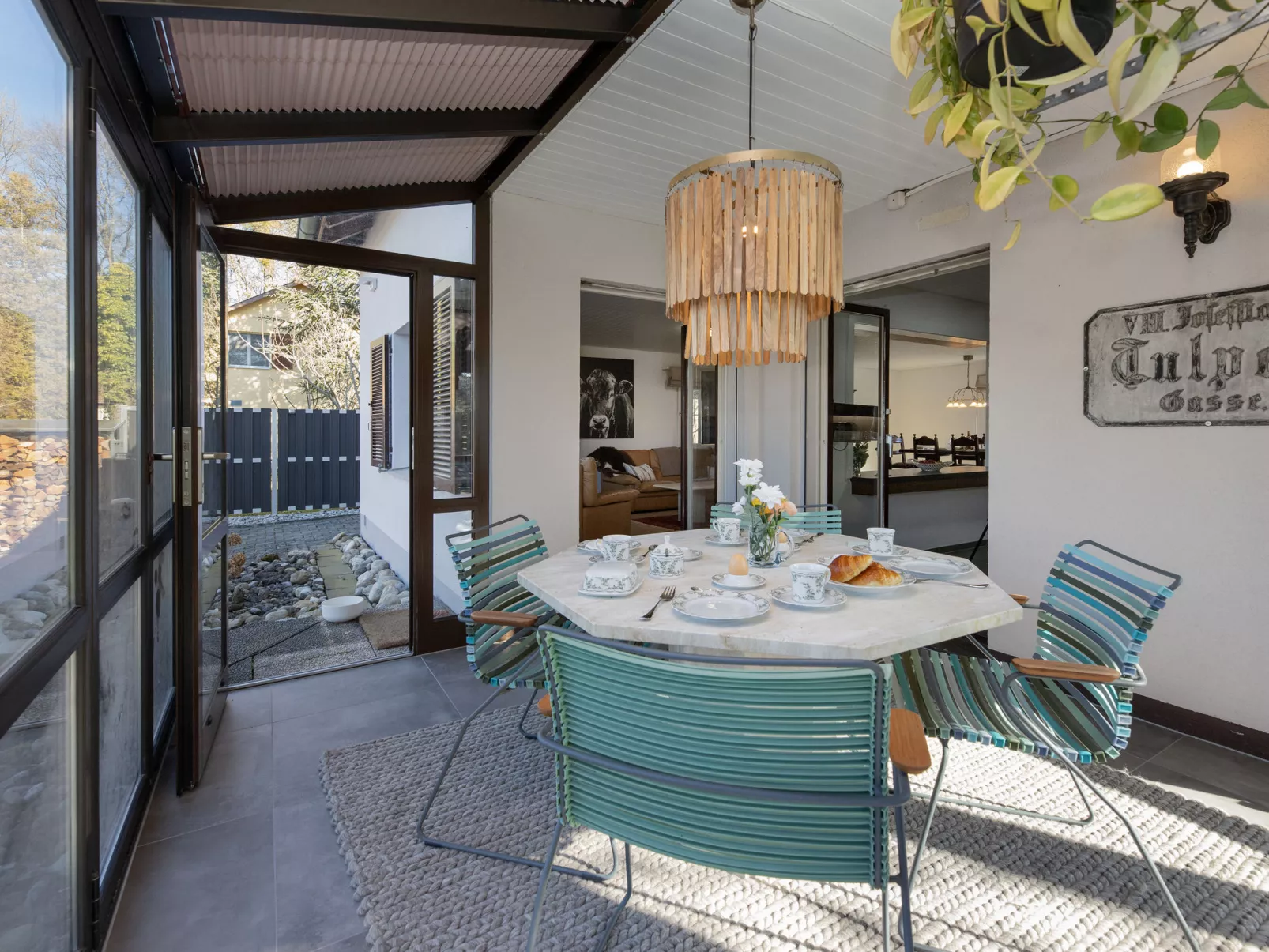 Sous-le-Moulin - Inside