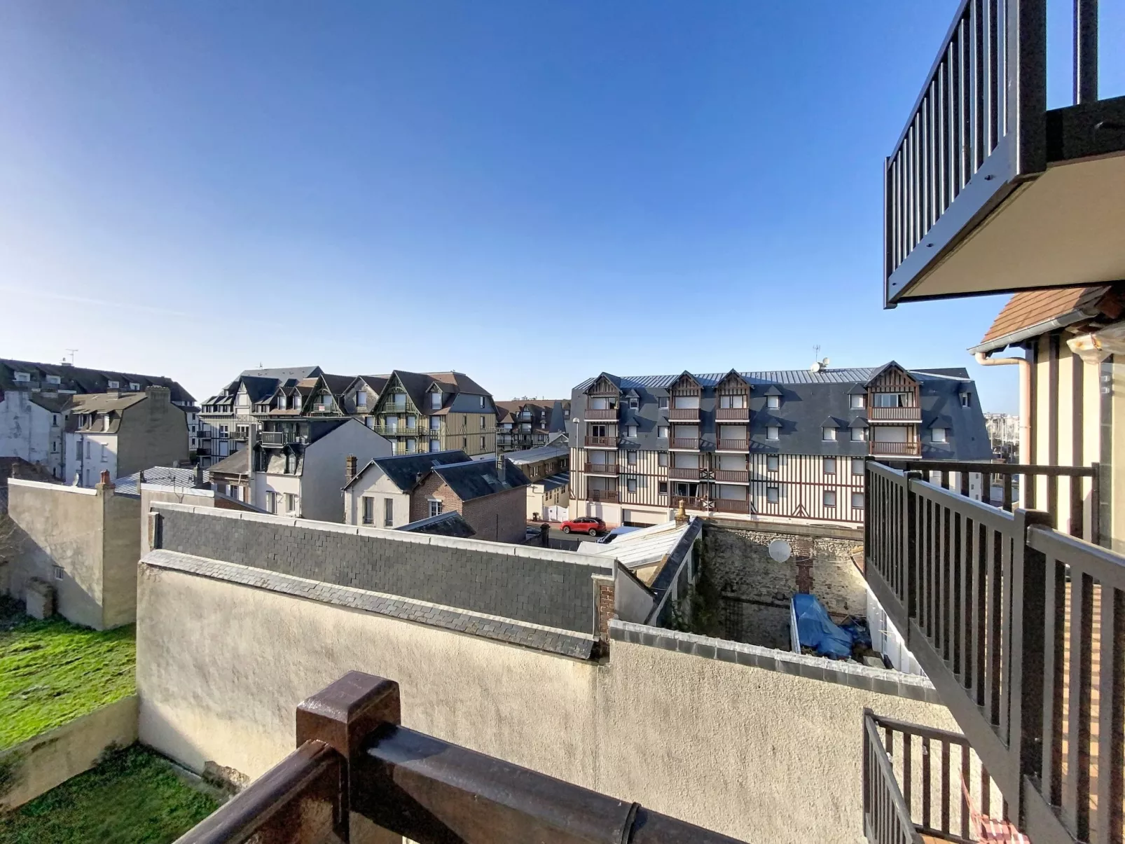 Le Jumping - Outside