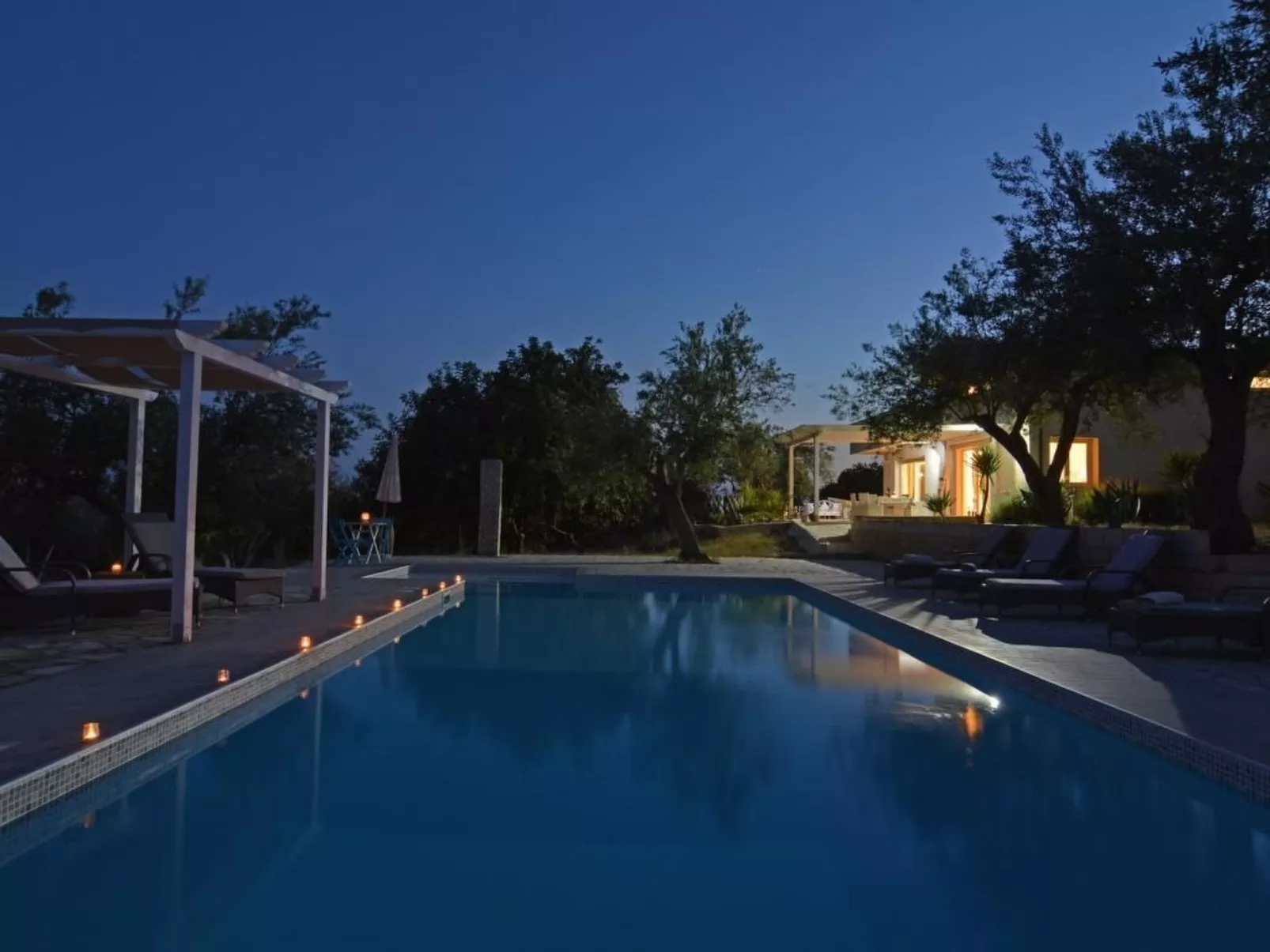 Moderne Ferienvilla bei Noto mit Meerblick und privatem Pool - Draußen