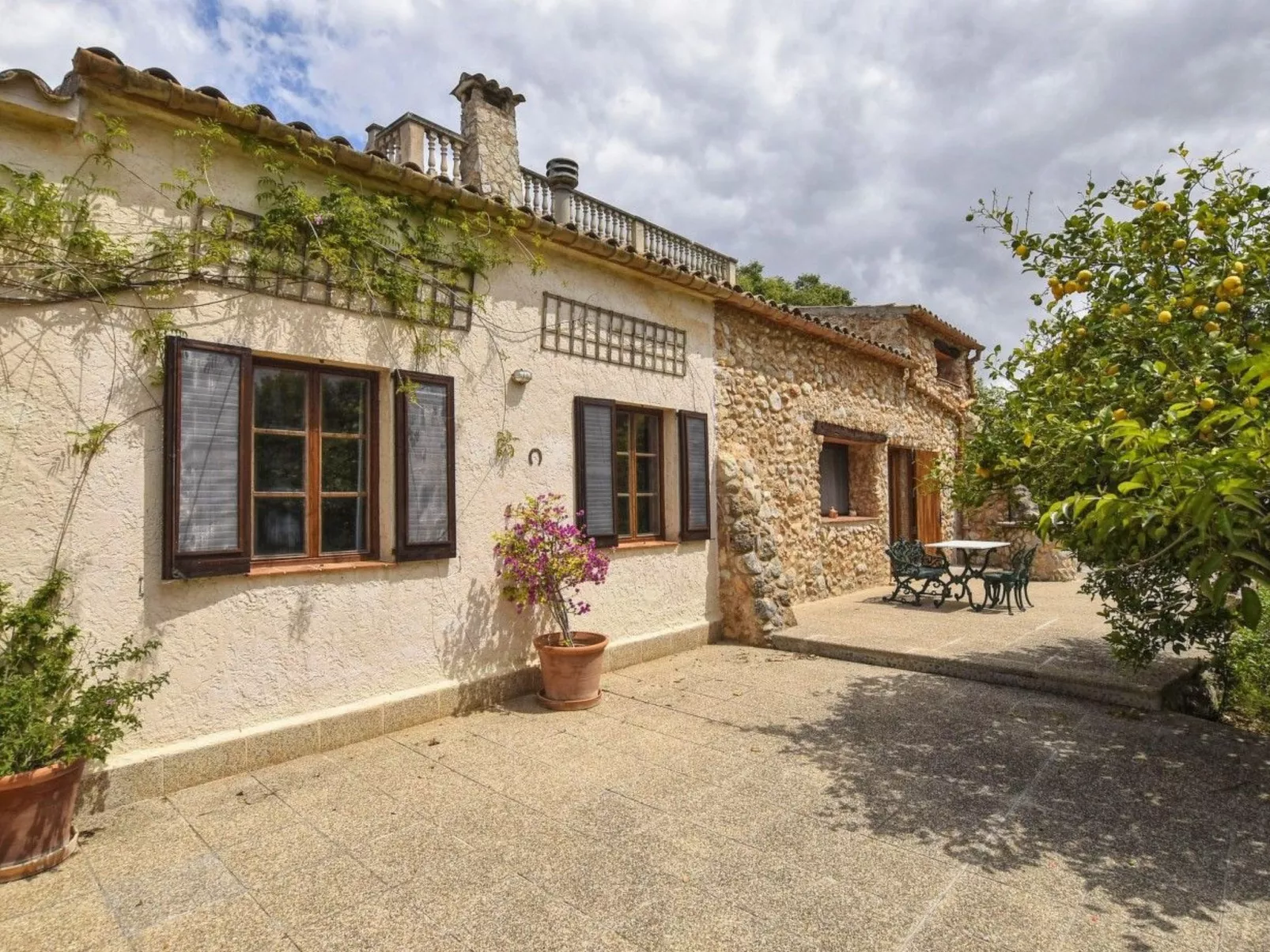 Ferienvilla mit privatem Pool - Draußen