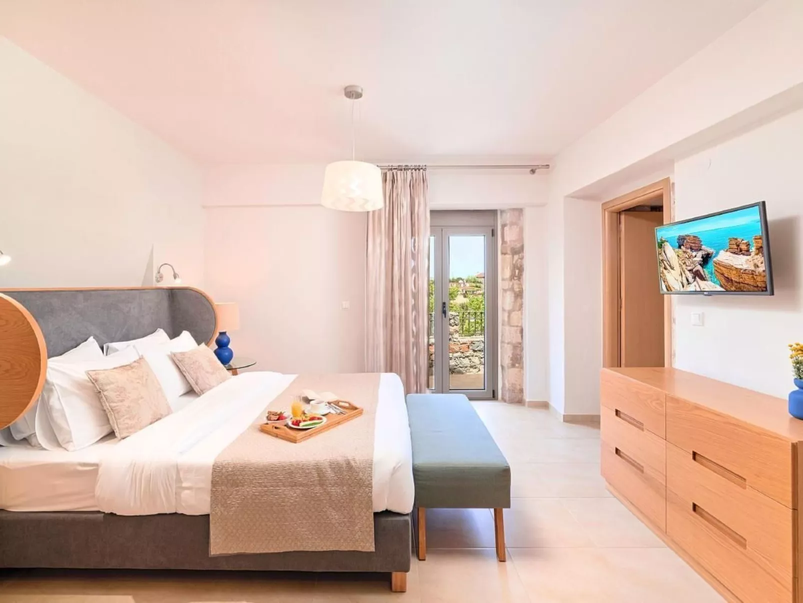 "Acrothea Villa Beheizter Pool" - Drinnen