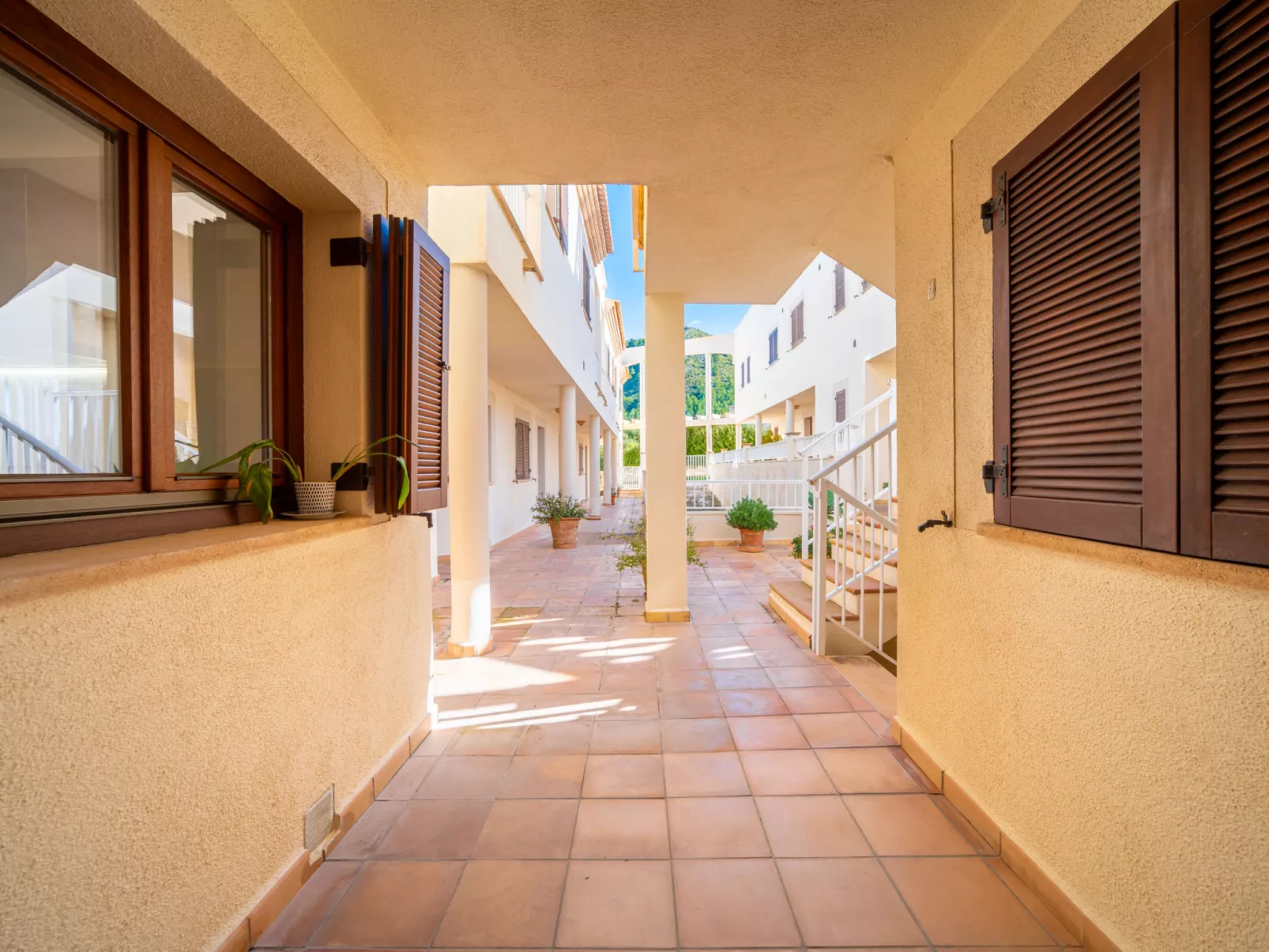 Vista Mar i Muntanya - Outside