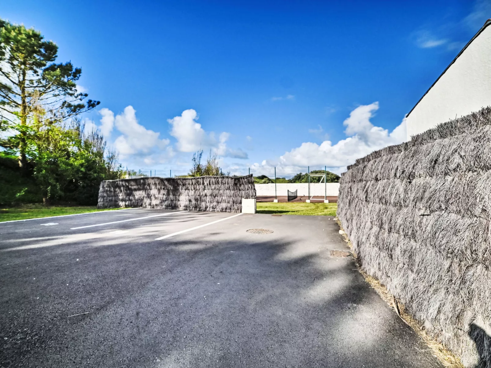 Les Cariatides 6 - Draußen