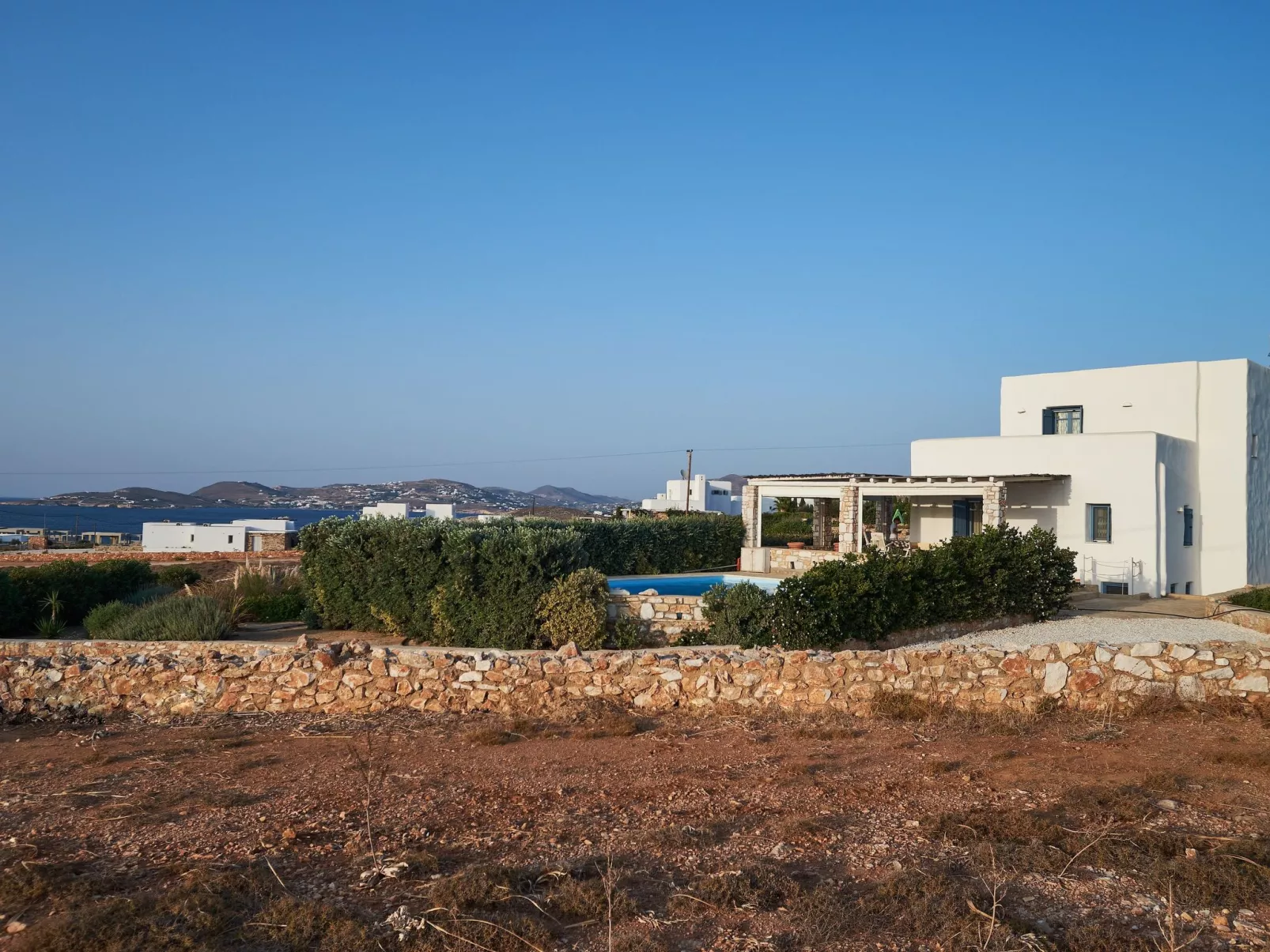 Große, komfortable Pool-Villa, Strand zu Fuß erreichbar - Draußen