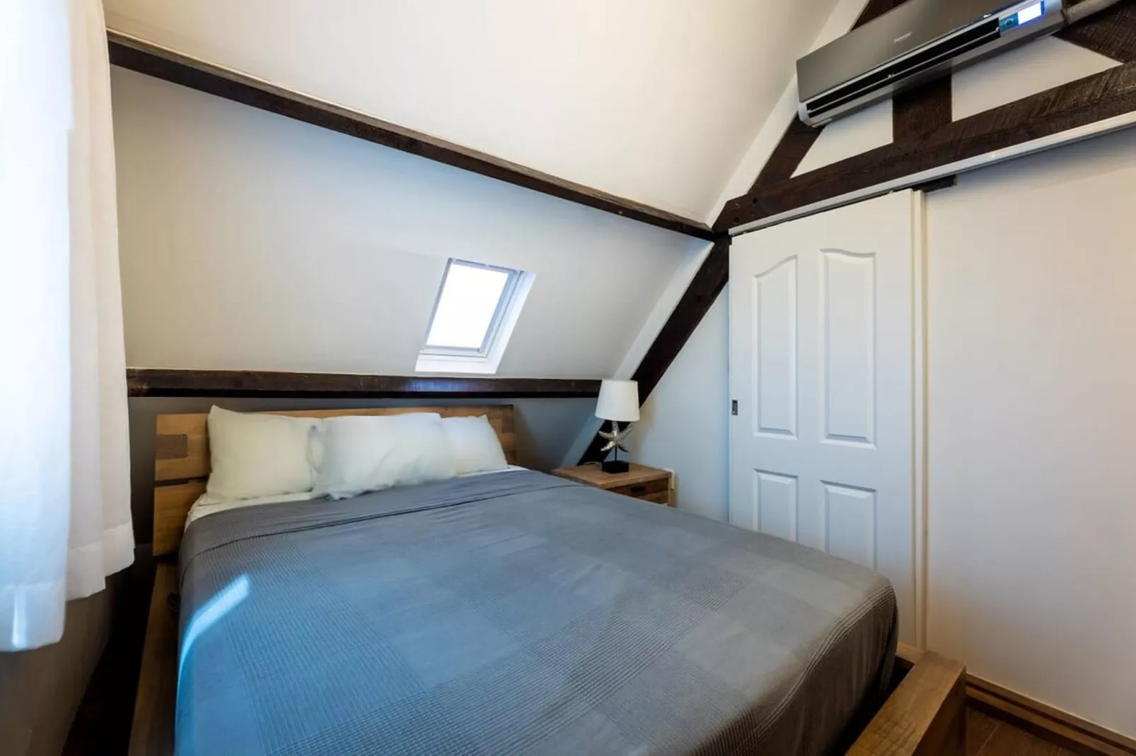 Plaza JoJo C - Bedroom