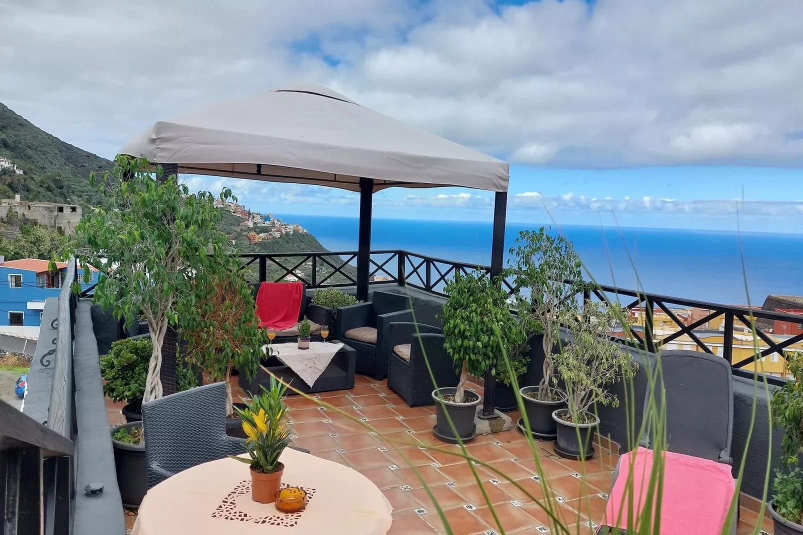 Apartamentos Monasterio de San Antonio 5 - Terrasse/Balkon