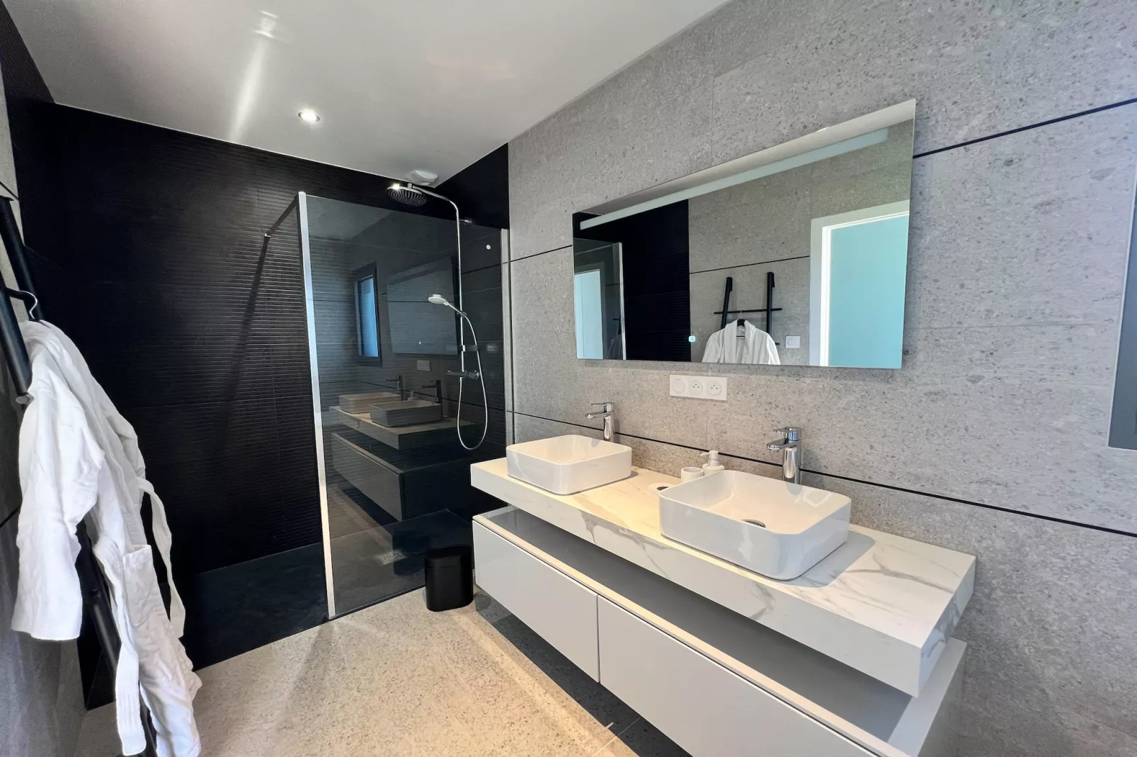 Architekten Villa mit Meerblick - Badezimmer