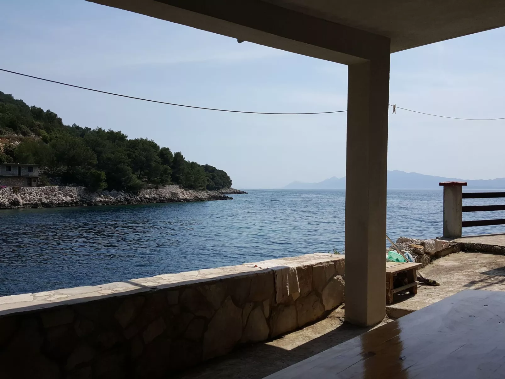 Weißes Haus Robinson mit BBQ und Terrasse - Image-tags.info