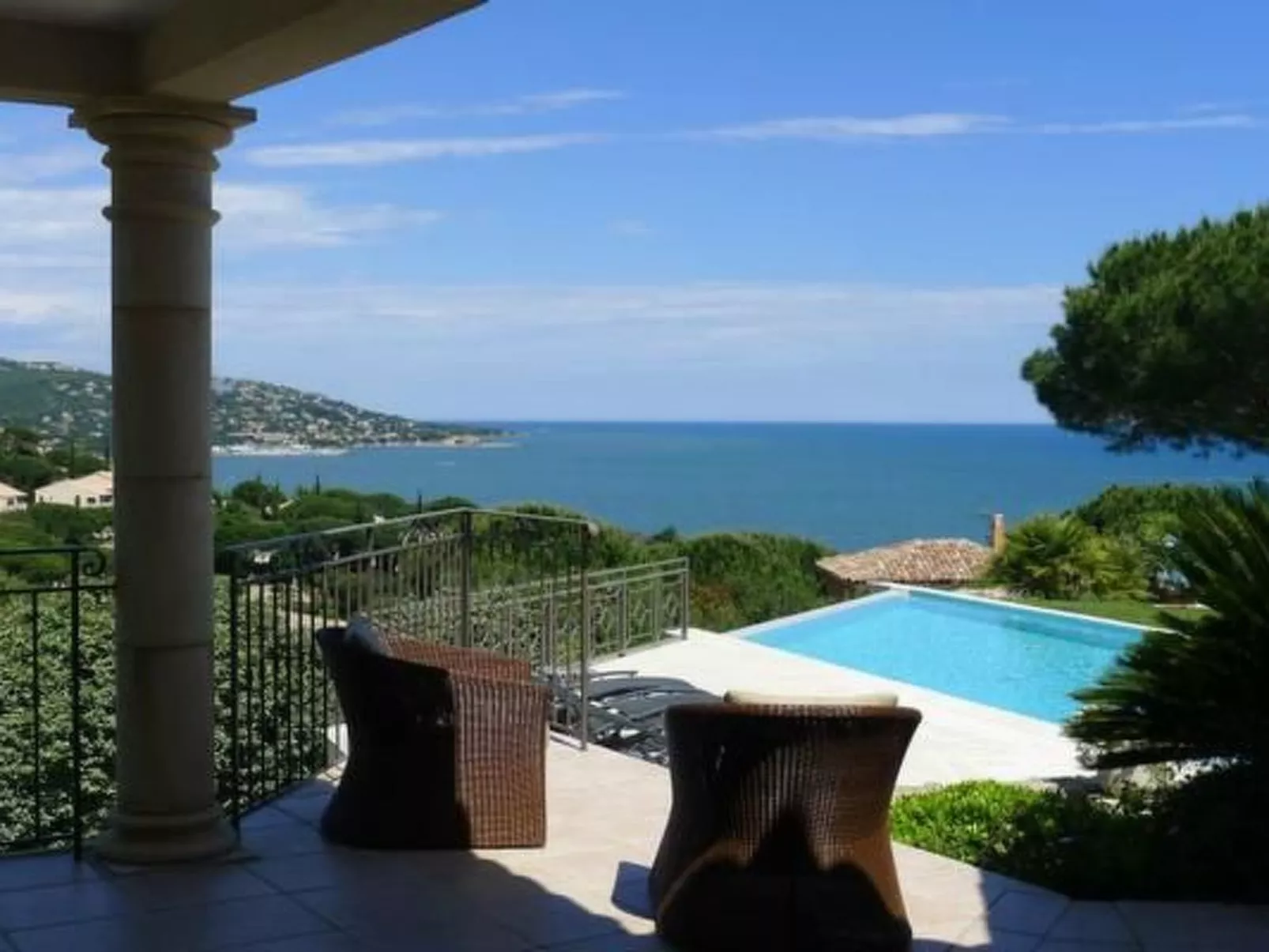 Villa in Sainte Maxime mit Sicht auf Meer - Draußen