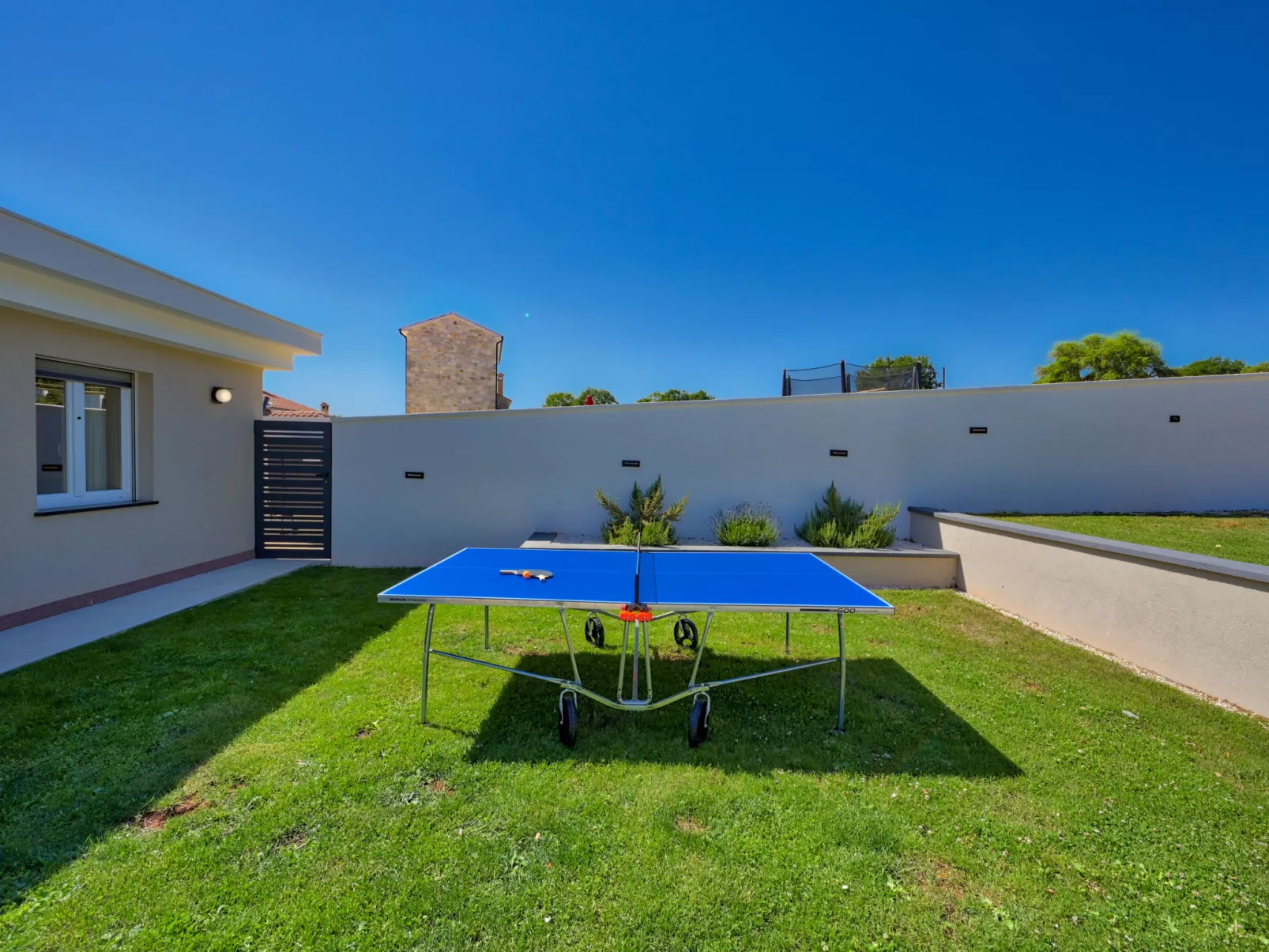 Montevernal - Draußen