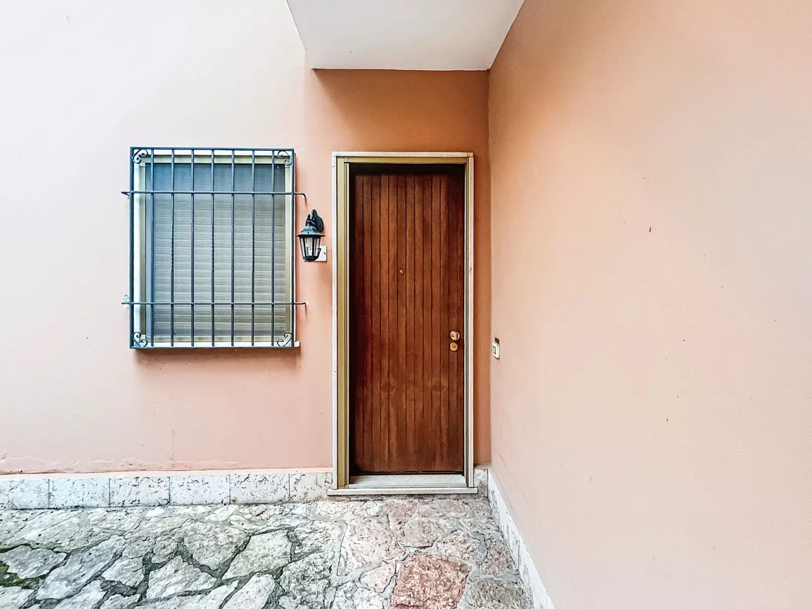 Sona's Lake Home - Draußen