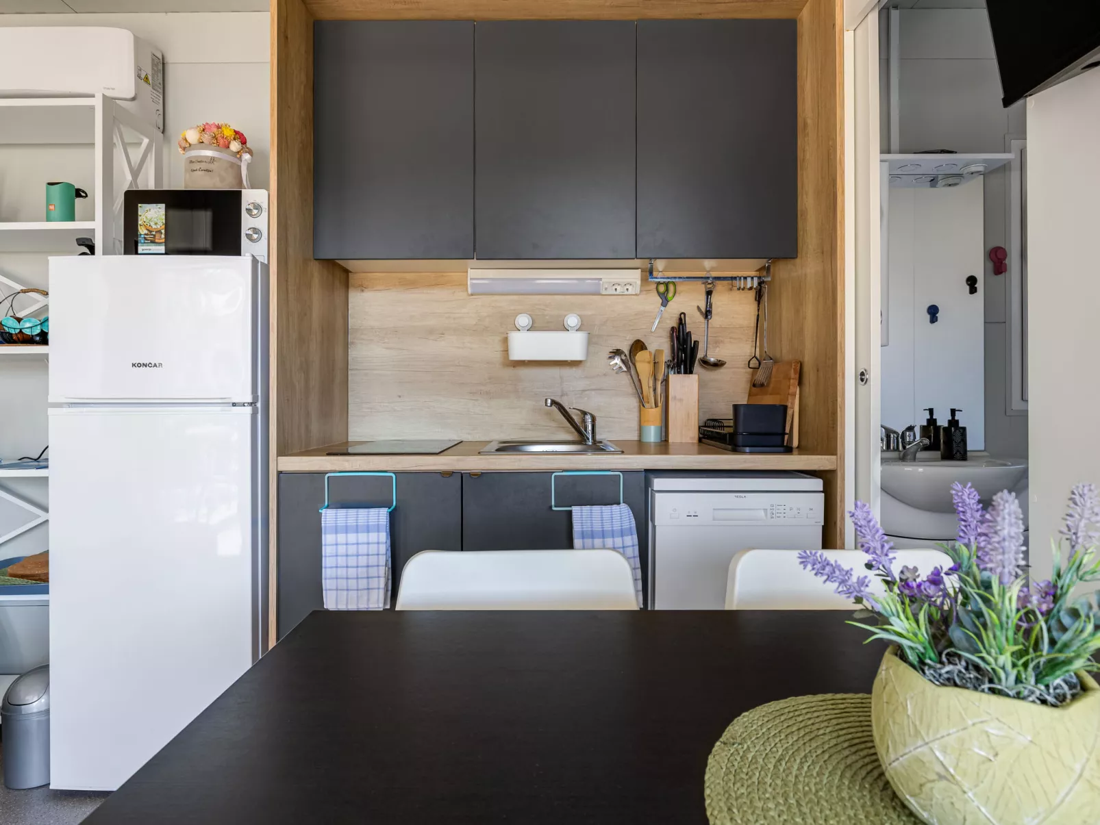 Maslina Delux - Drinnen