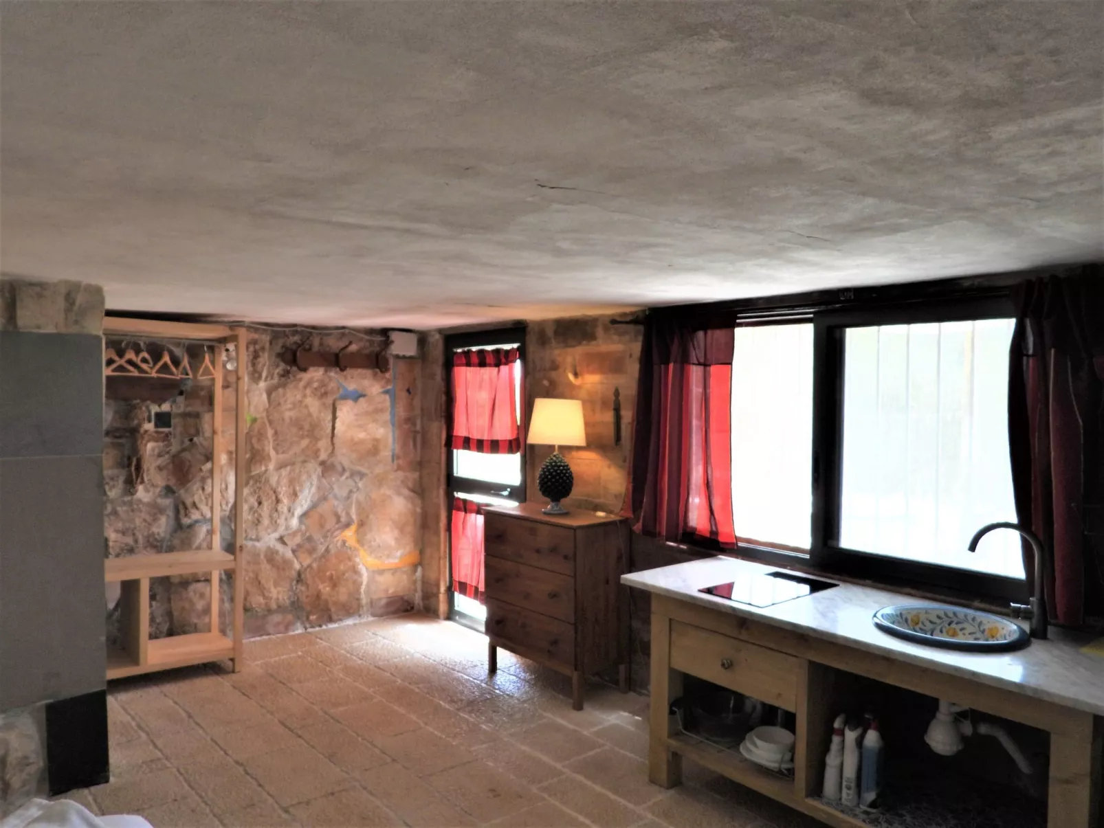 Giniusa' Studio mit Whirlpool-Badewanne - Inside