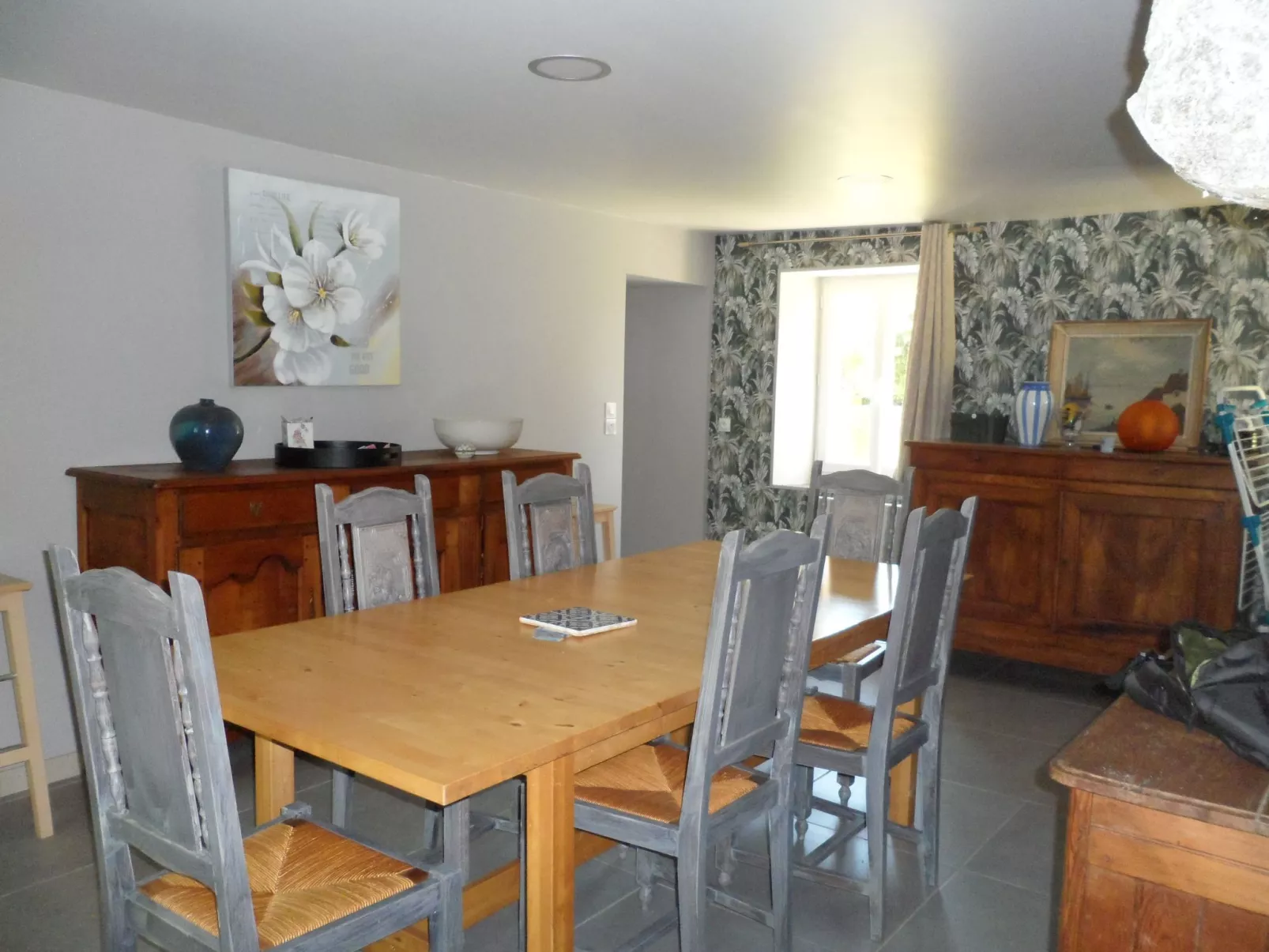 "Aelise" mit eigenem Pool - Drinnen