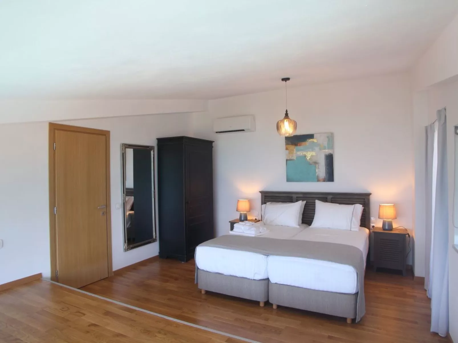 "Capro" mit Infinity-Pool - Inside