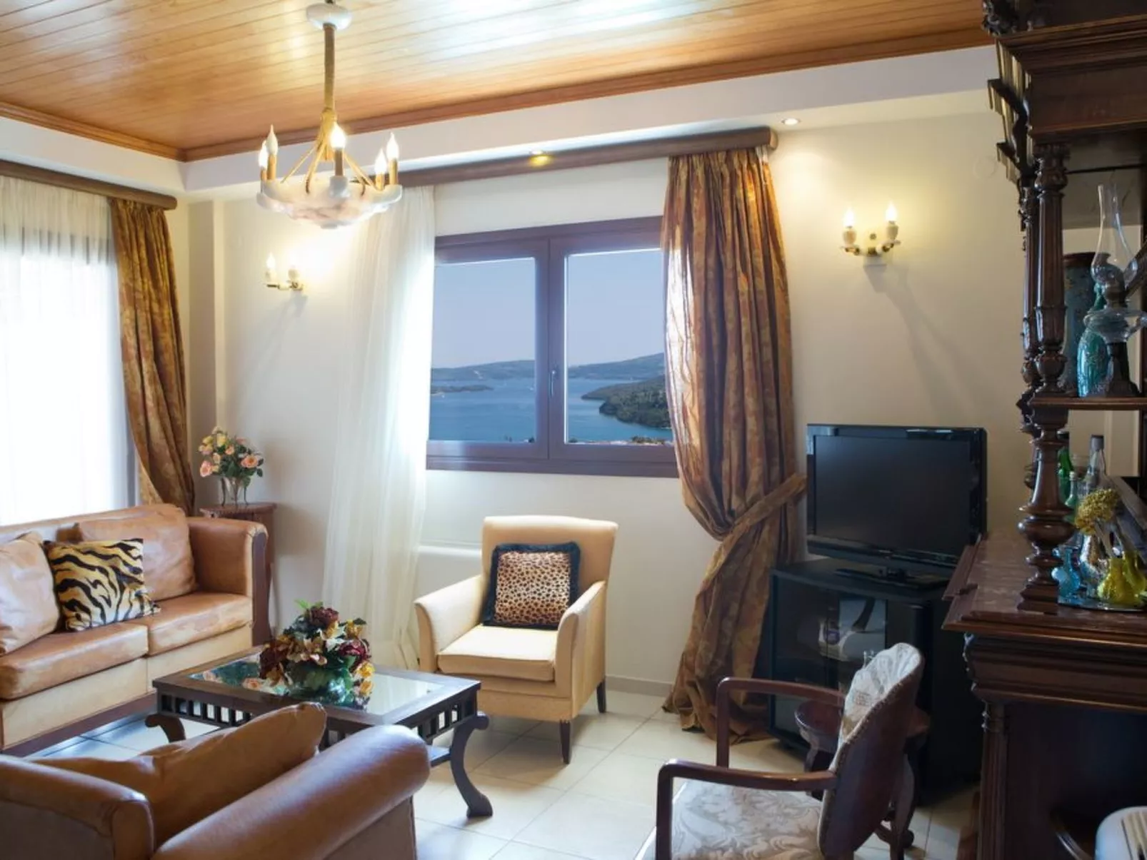 Luxuriöse Villa mit Infinity-Pool und Panoramablick - Image-tags.info