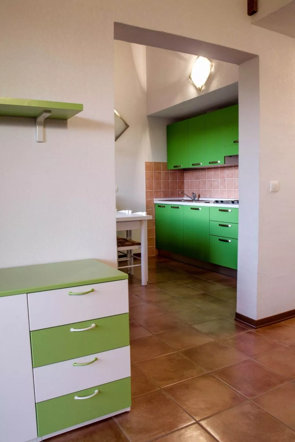 Unterkunft mit Terrasse, Klimaanlage. Schwimmbad - Inside