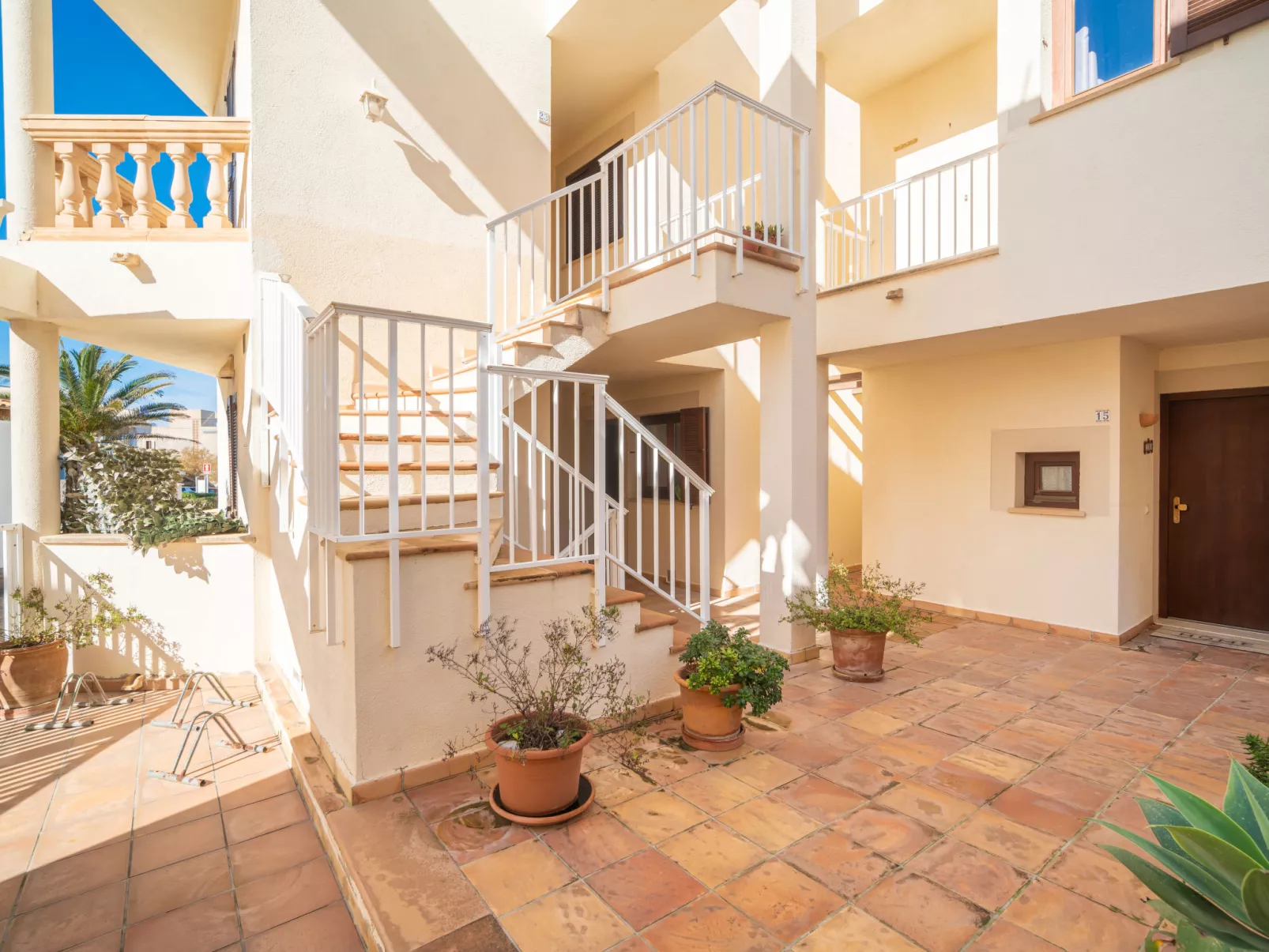 Vista Mar i Muntanya - Outside