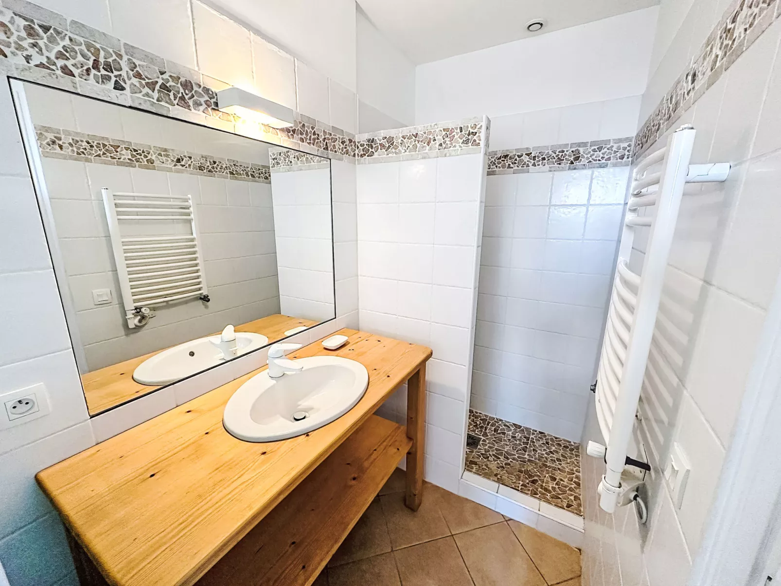 Les Amandiers - Inside