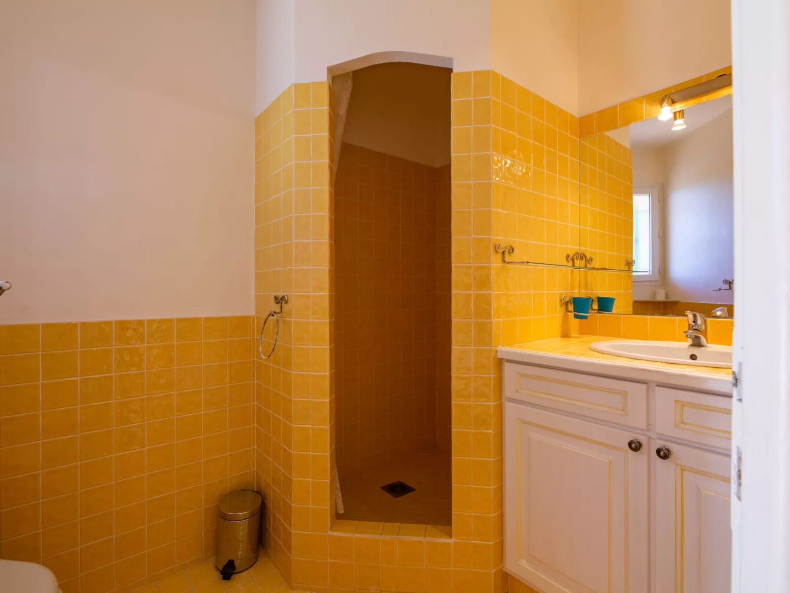 La Figuière - Inside