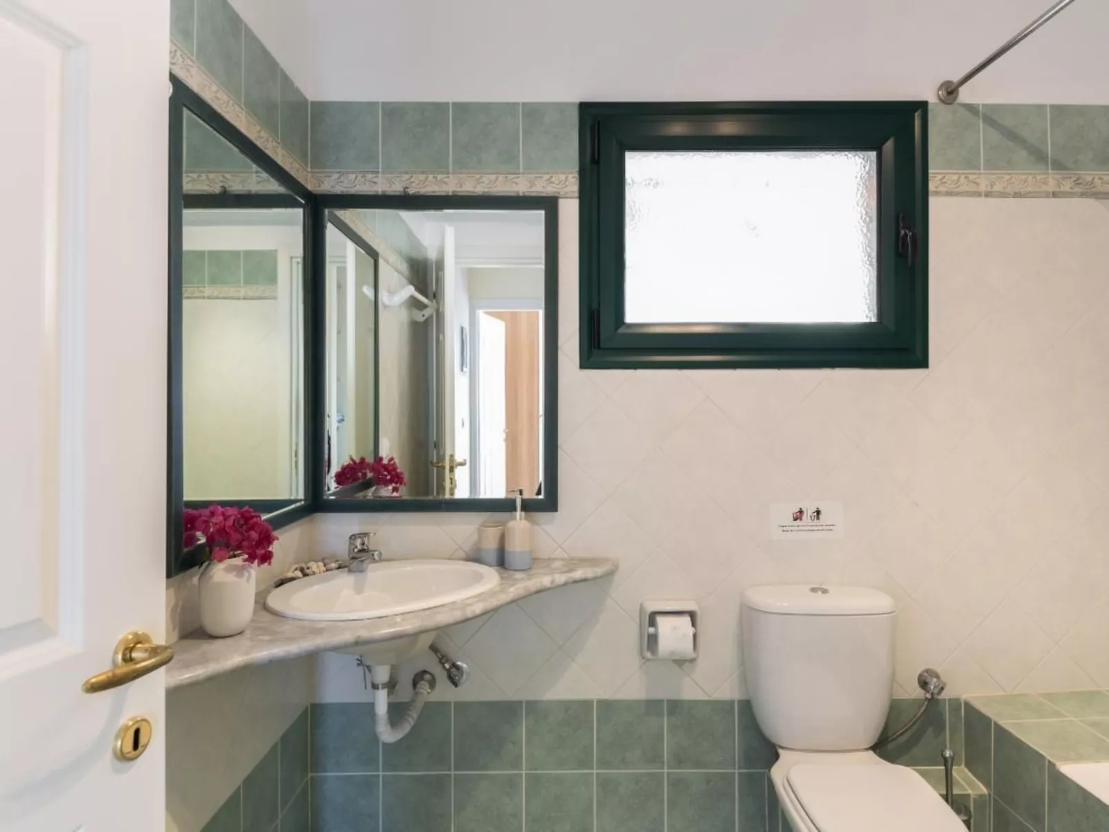 Mahatma Gandhi Villa - Inside